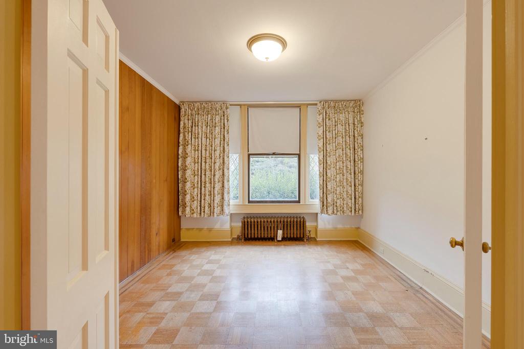 1921 Biltmore St NW