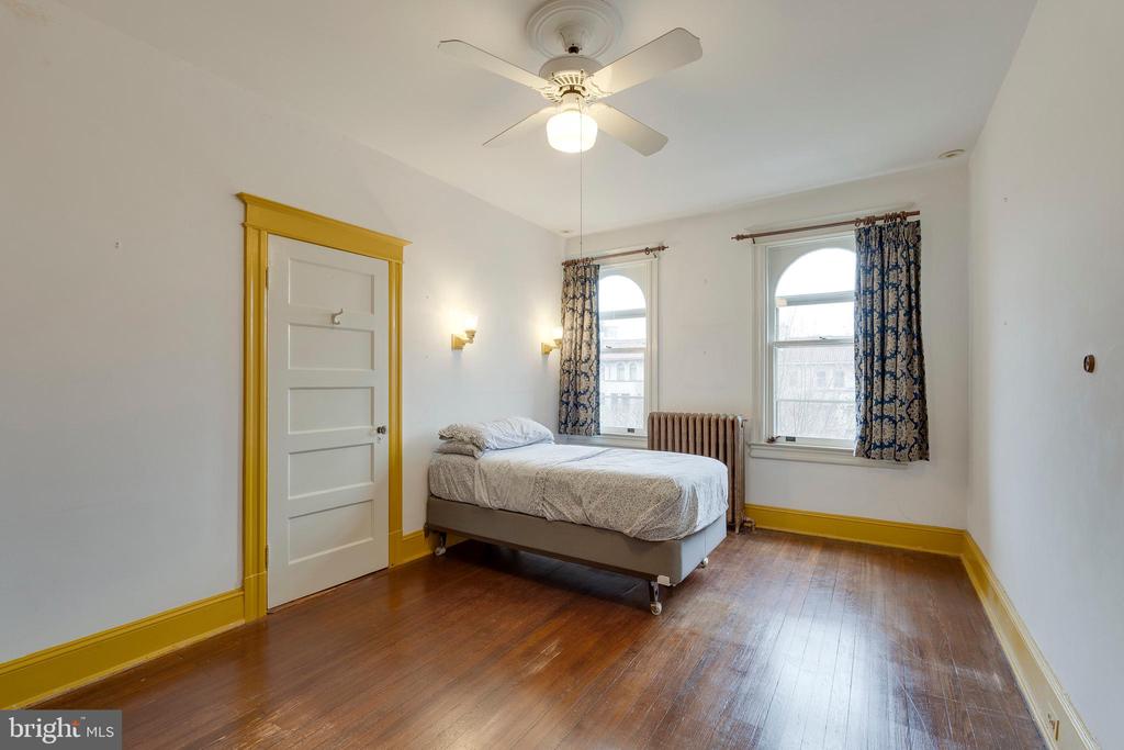 1921 Biltmore St NW