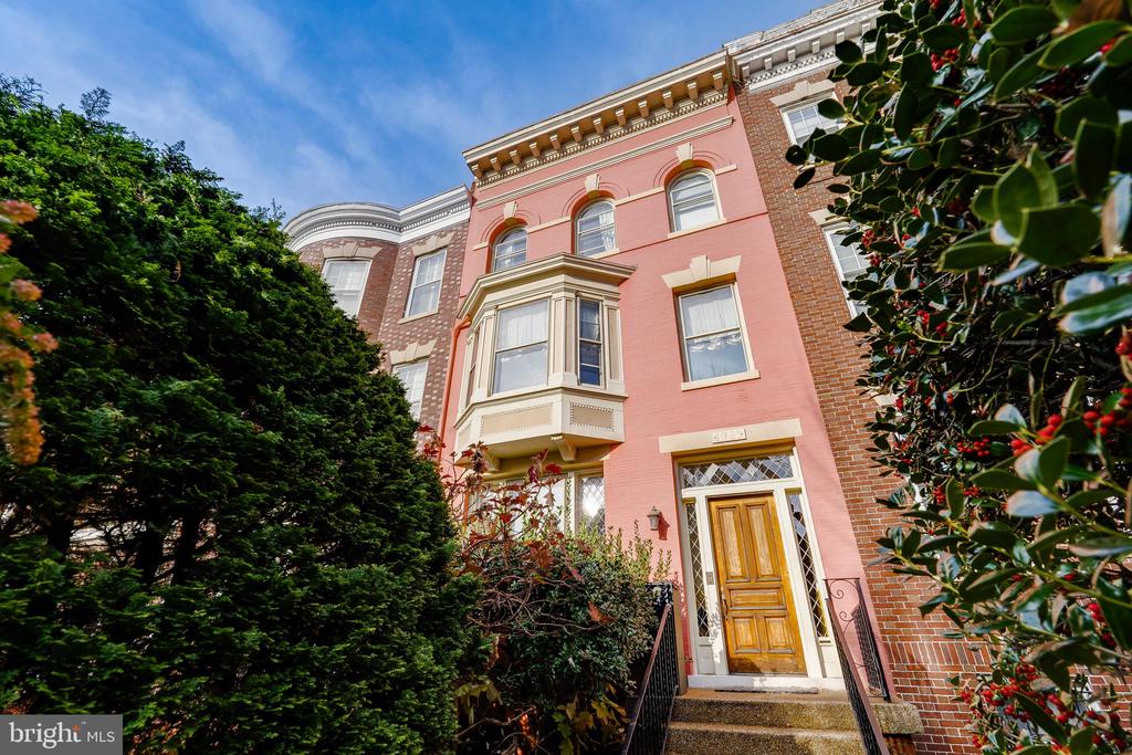 1921 Biltmore St NW
