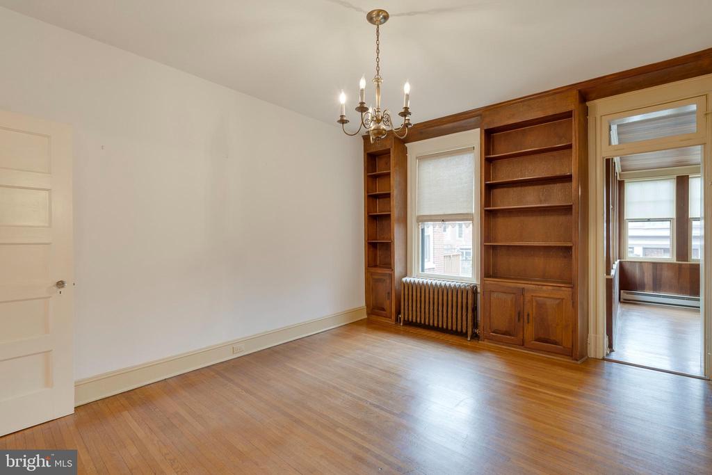 1921 Biltmore St NW