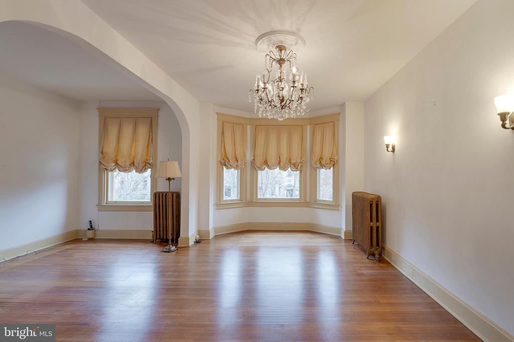 1921 Biltmore St NW