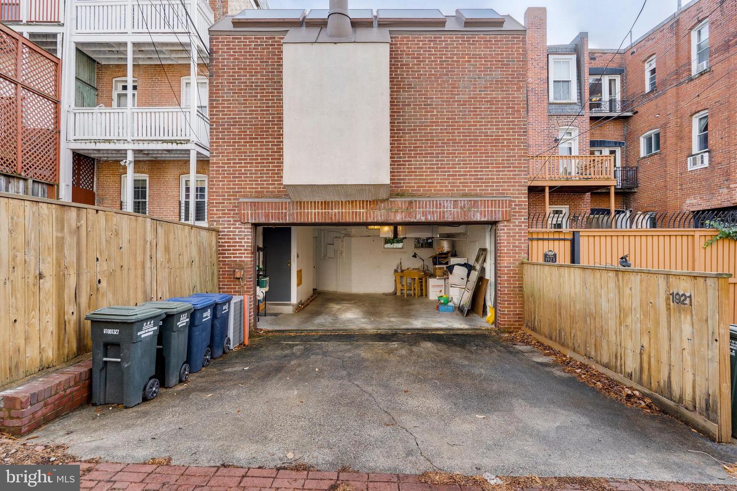 1921 Biltmore St NW