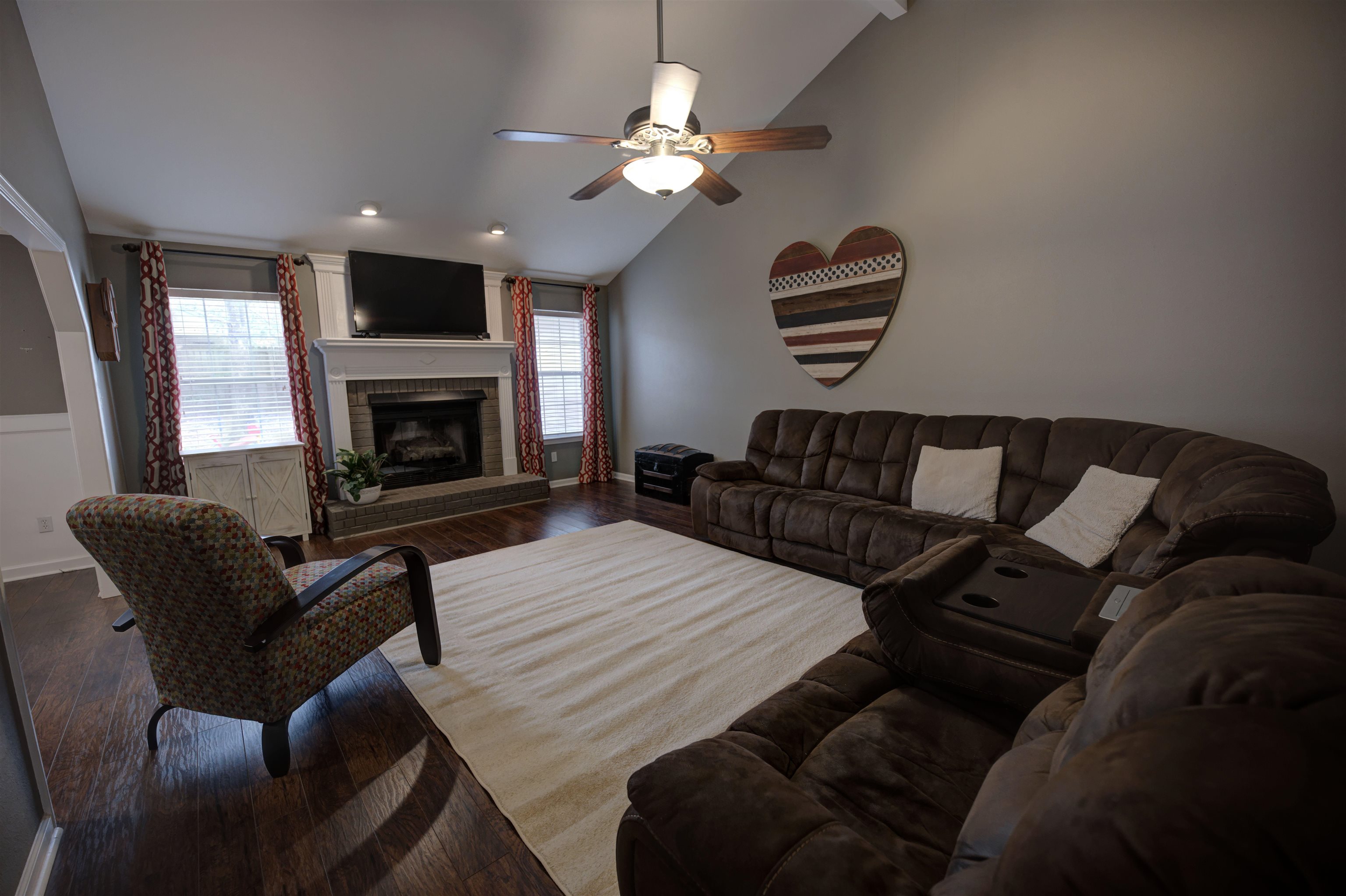 2415 Spring Creek