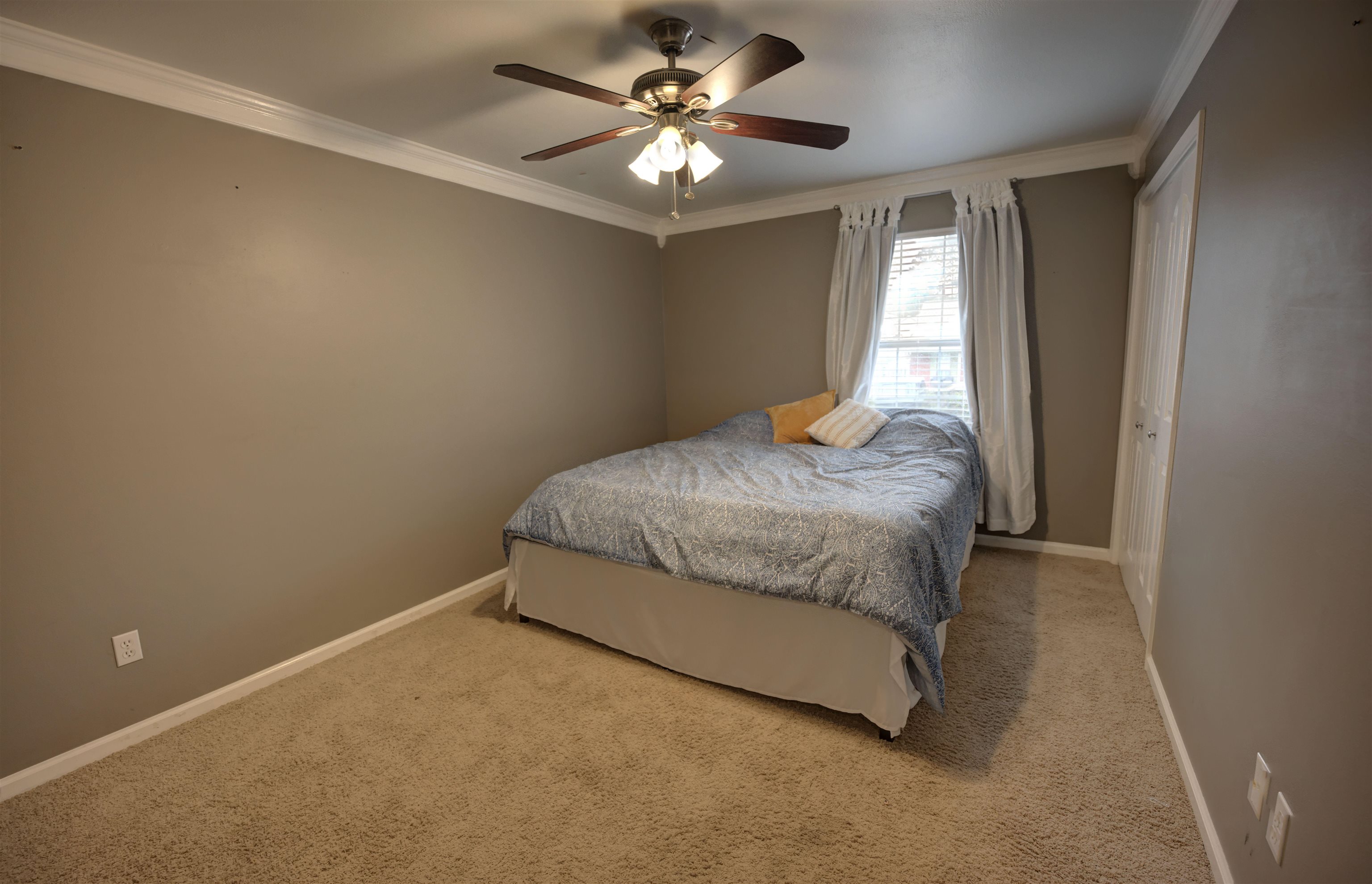 2415 Spring Creek