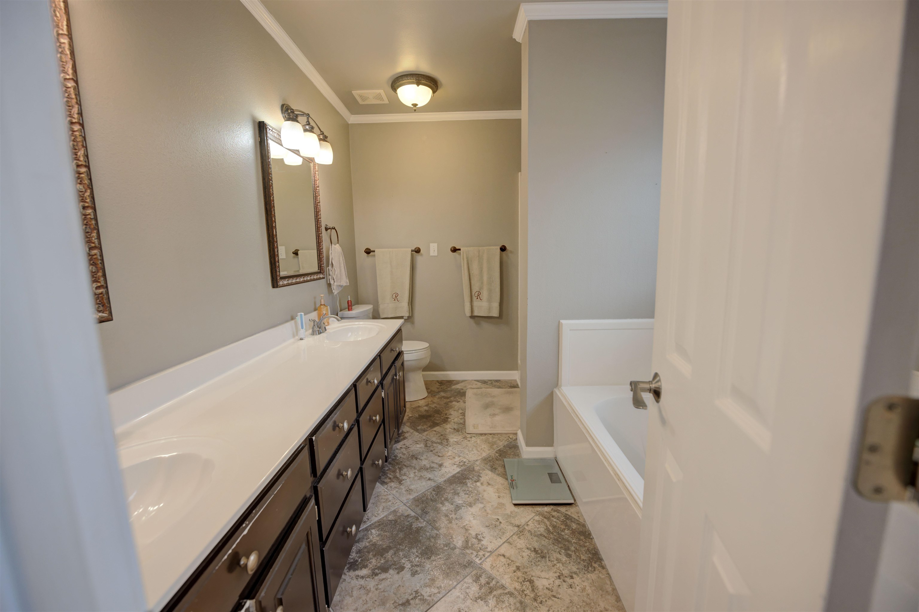 2415 Spring Creek