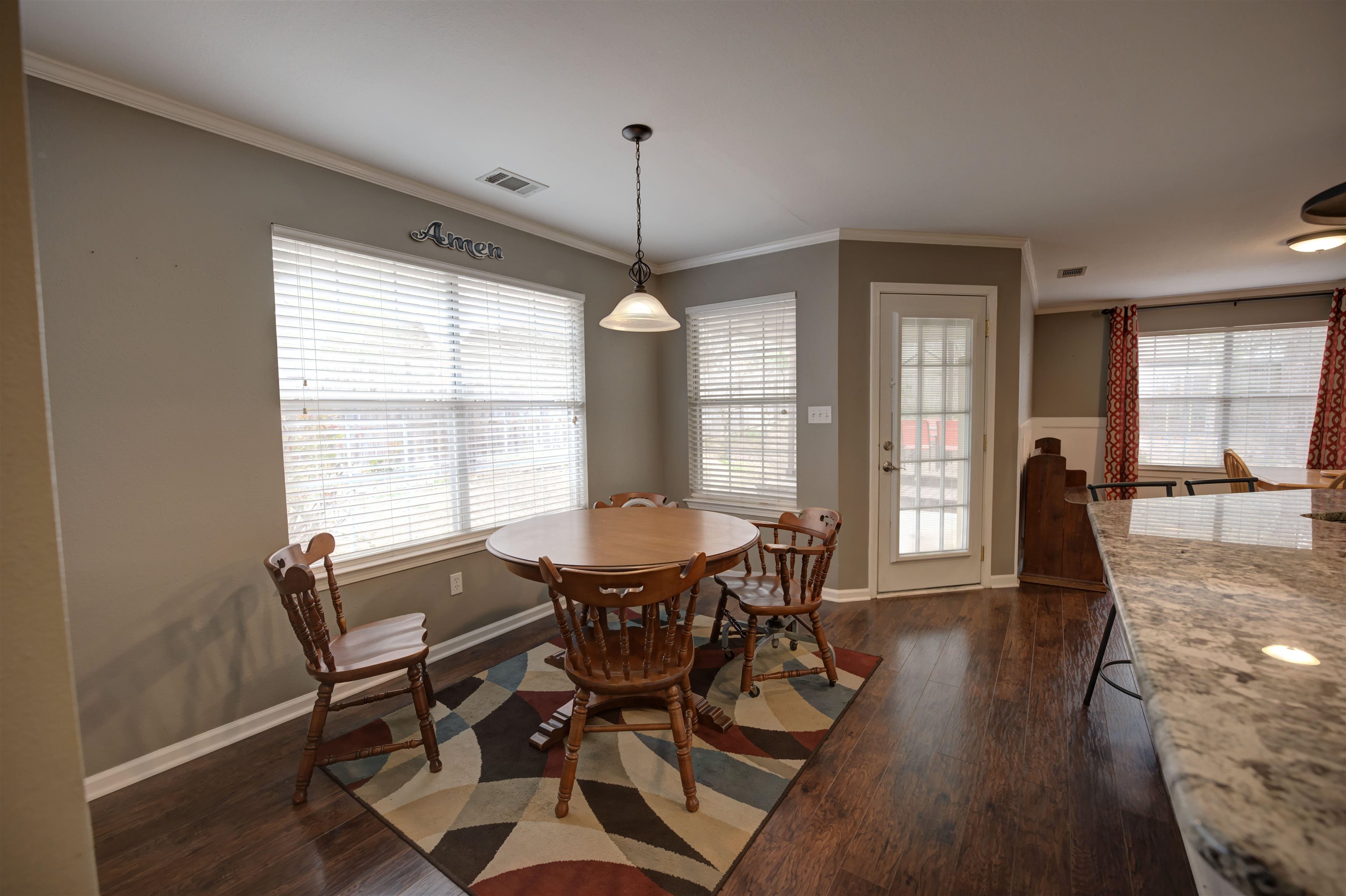 2415 Spring Creek