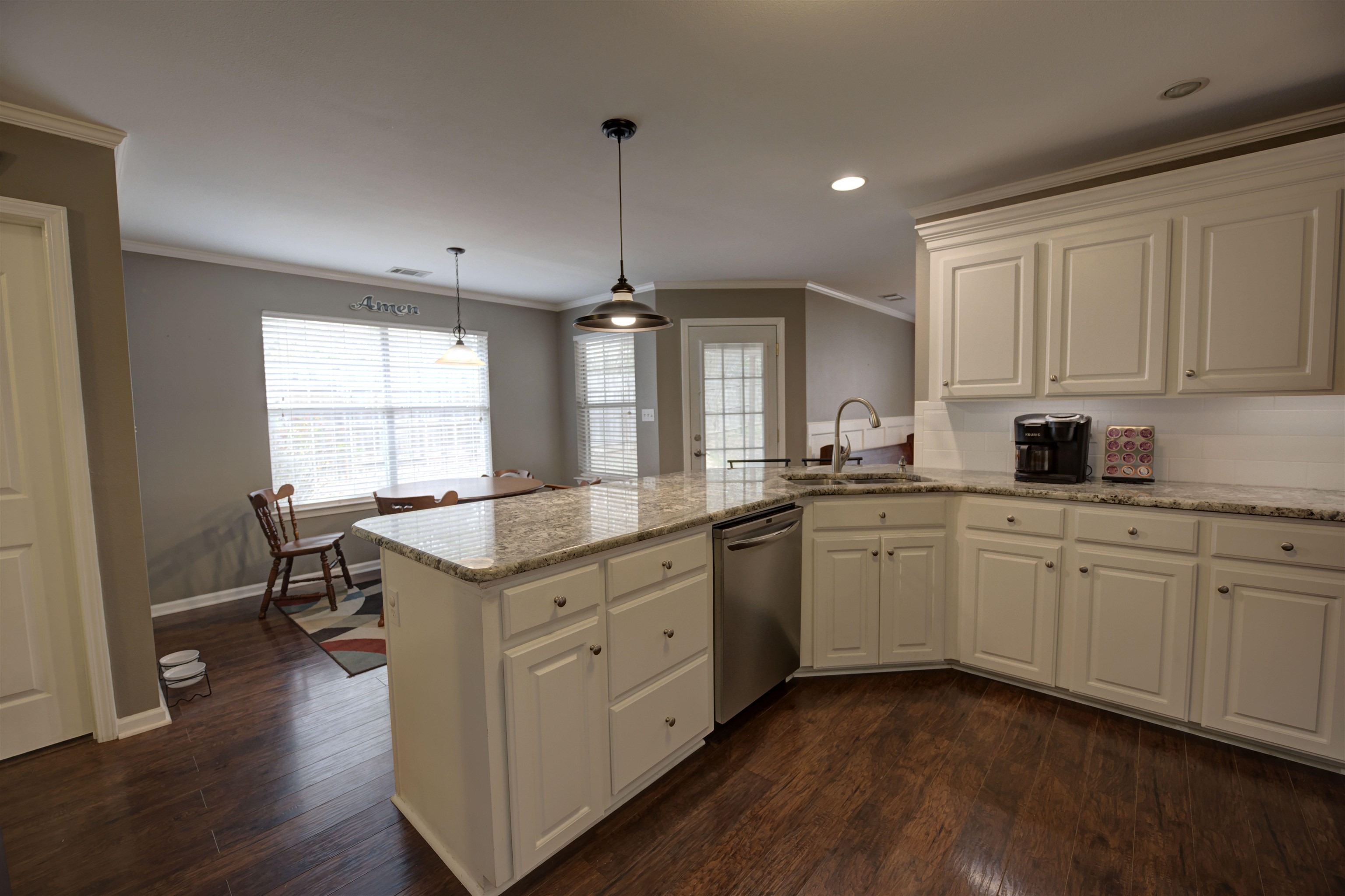 2415 Spring Creek