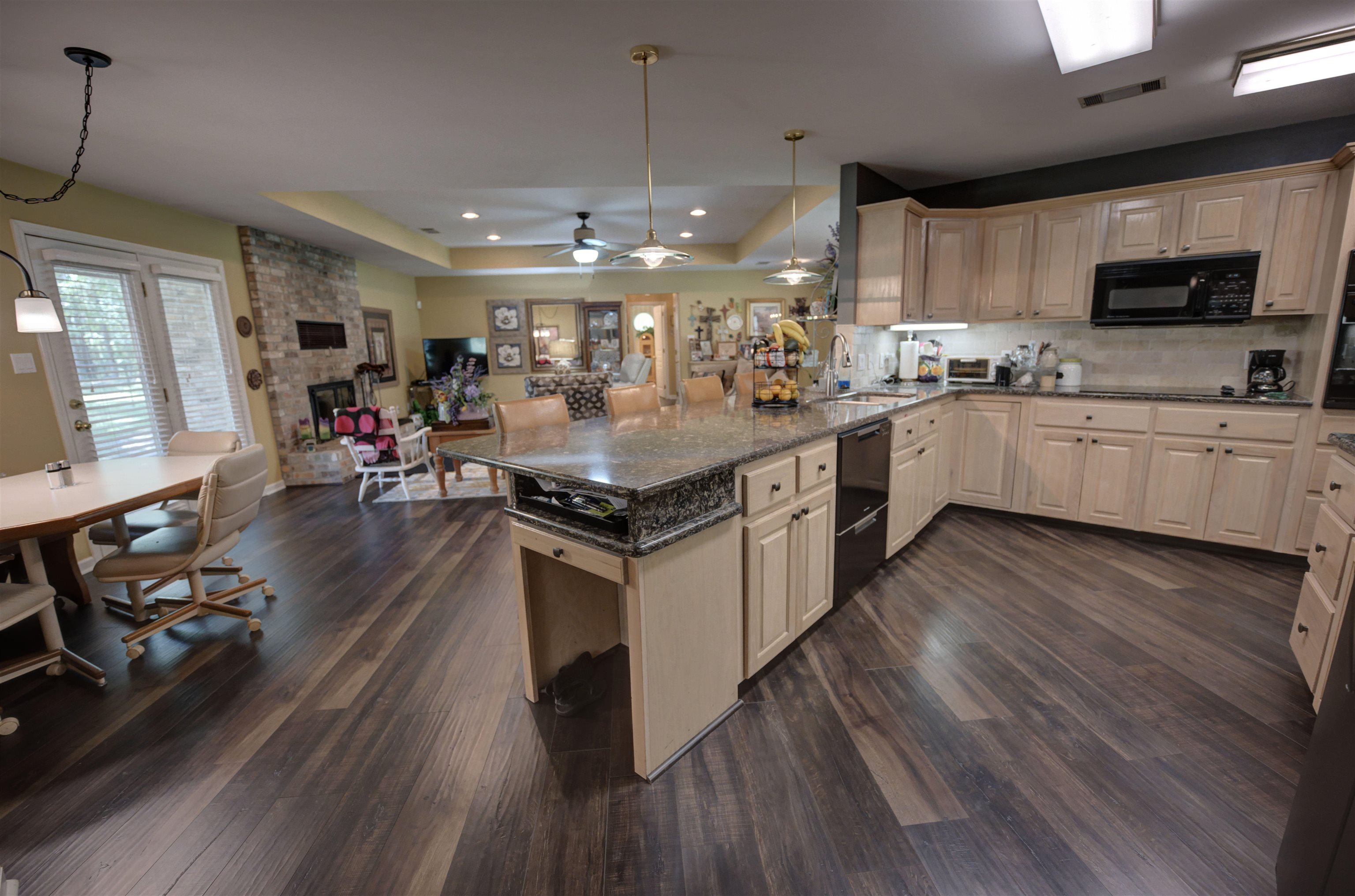 21605 Randolph