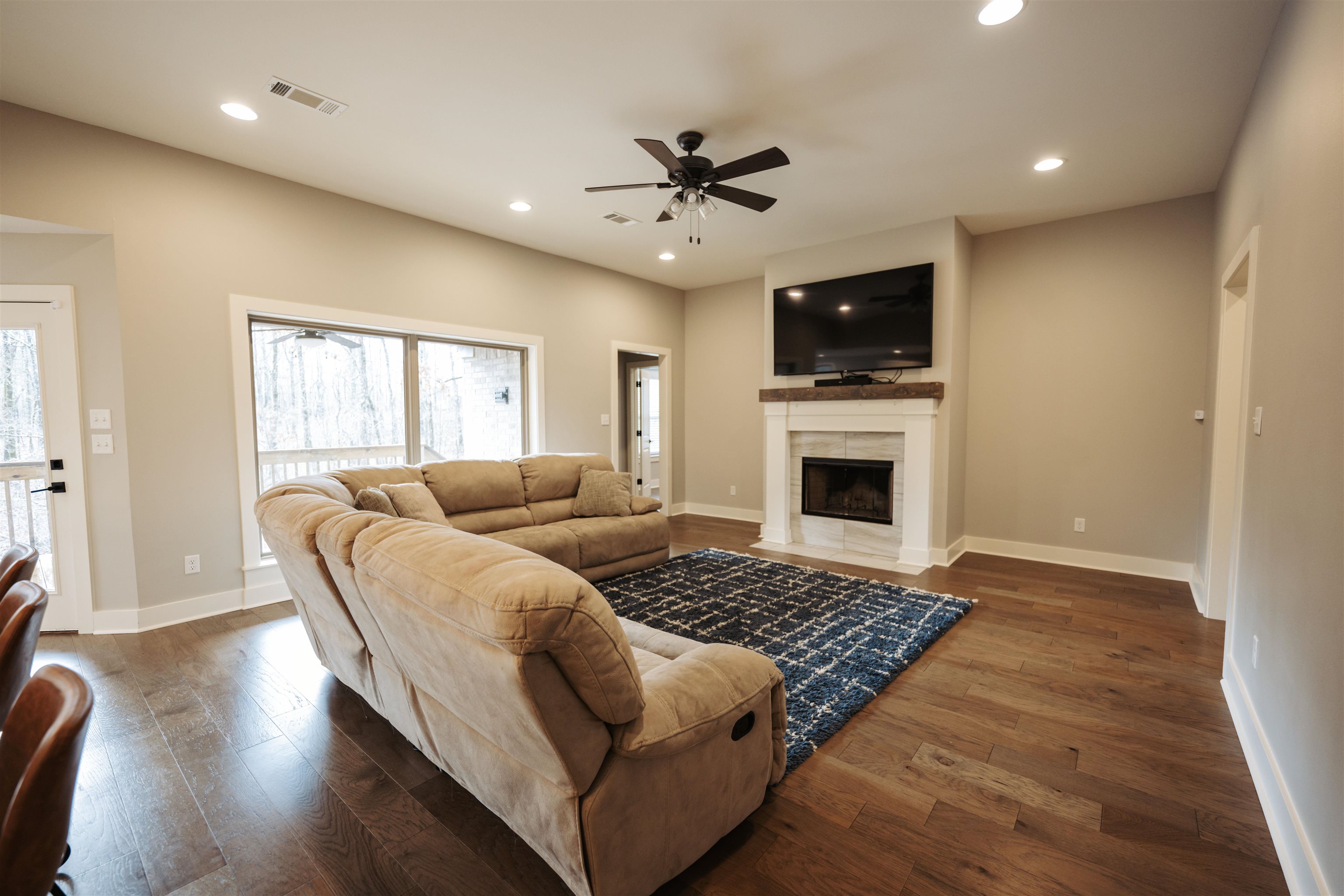 6525 Castle Ridge Drive