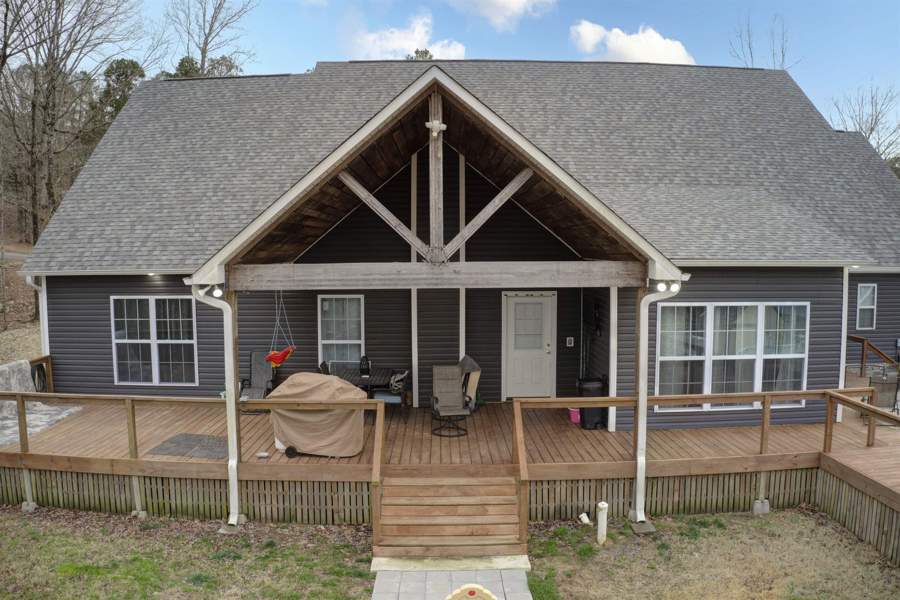 2976 Riverview Drive