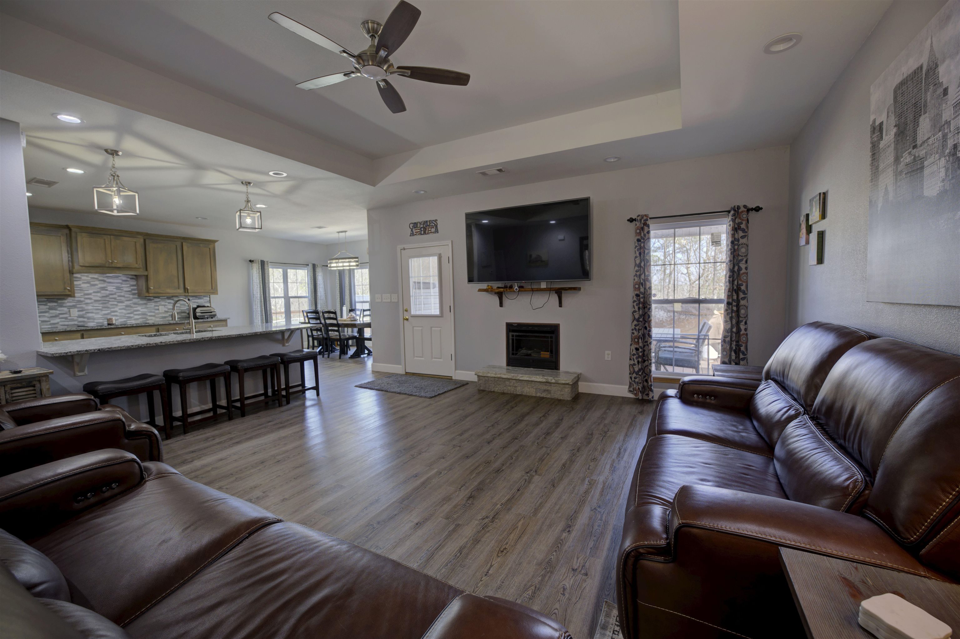 2976 Riverview Drive