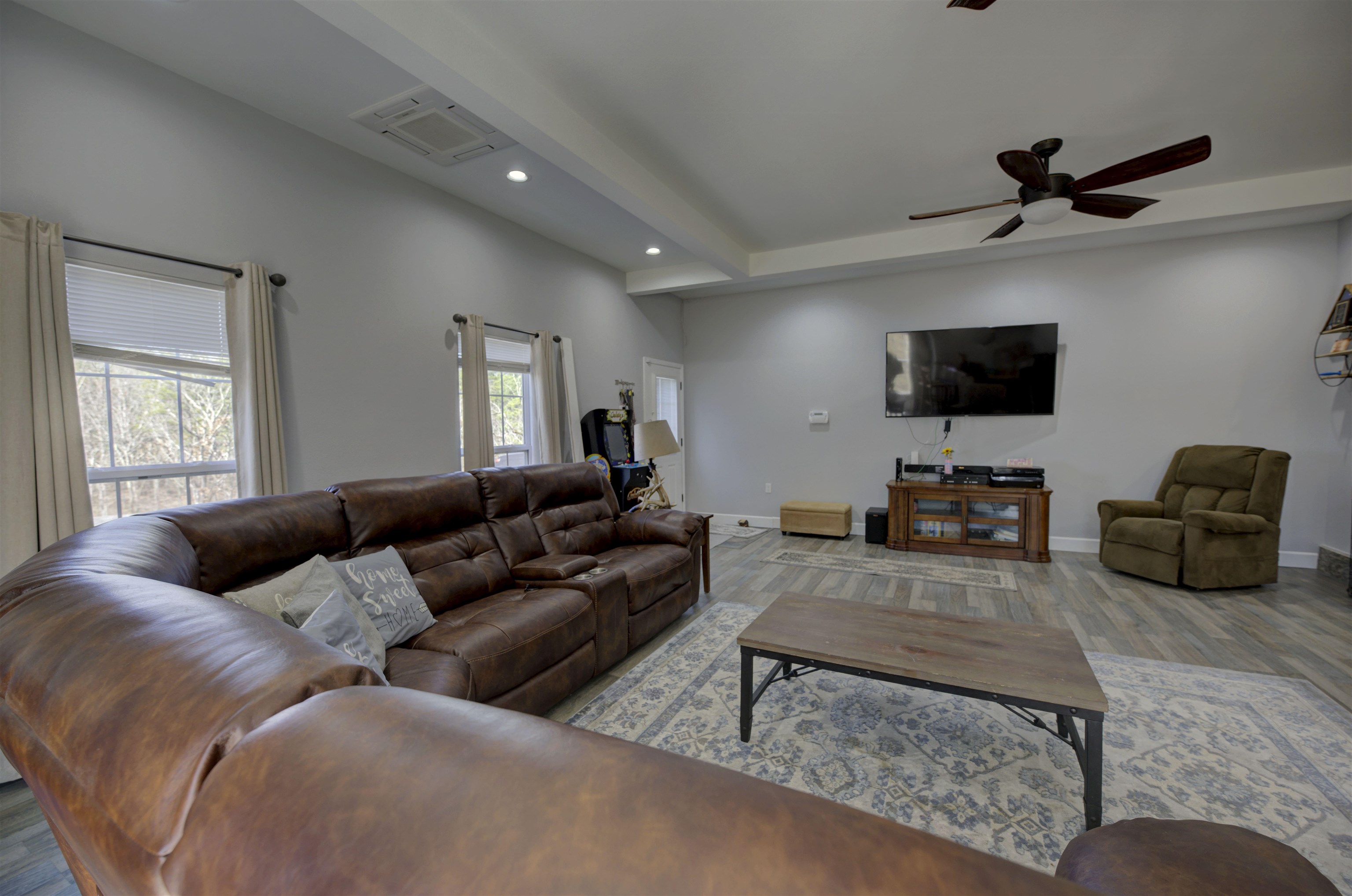 2976 Riverview Drive