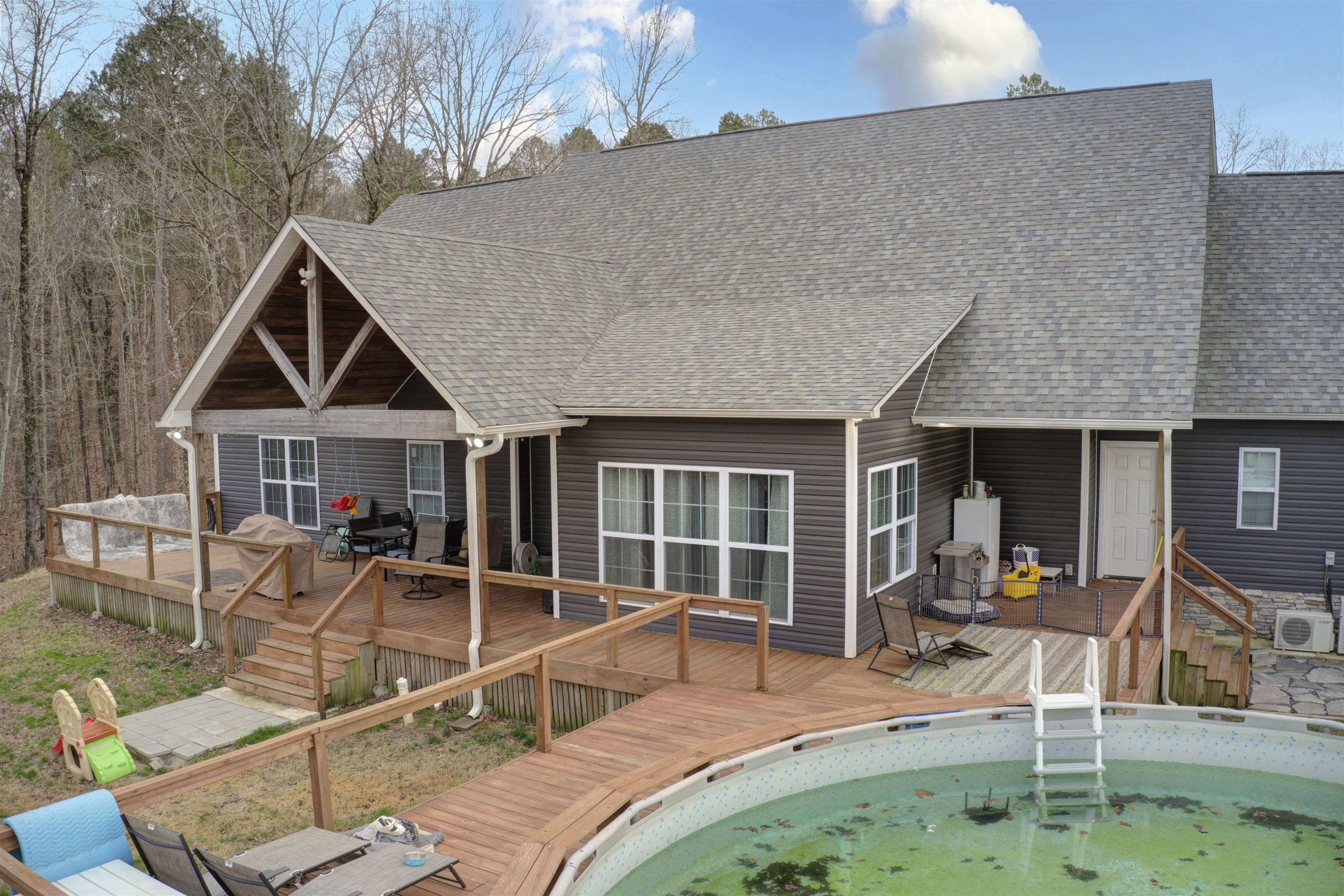 2976 Riverview Drive