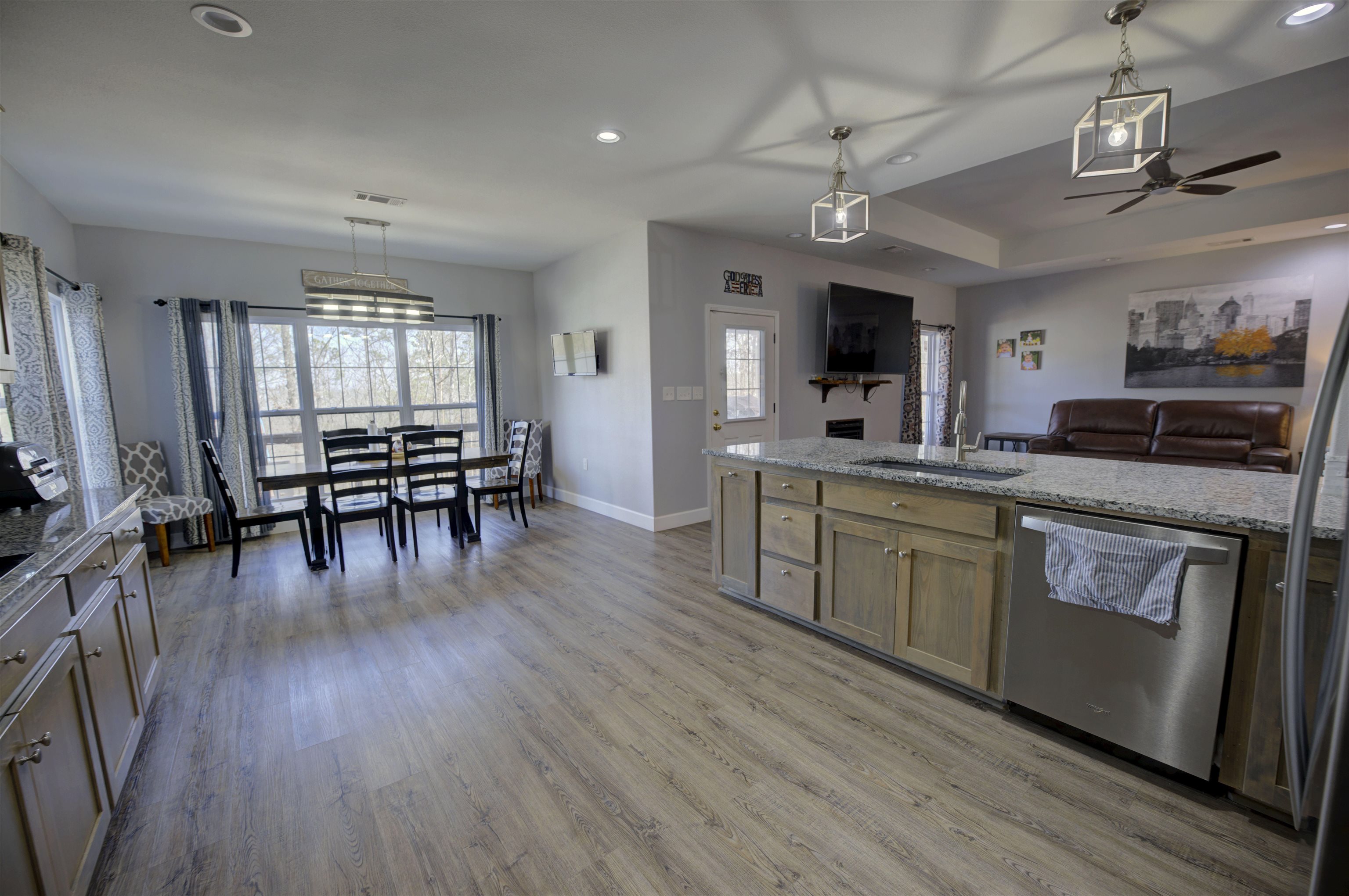 2976 Riverview Drive