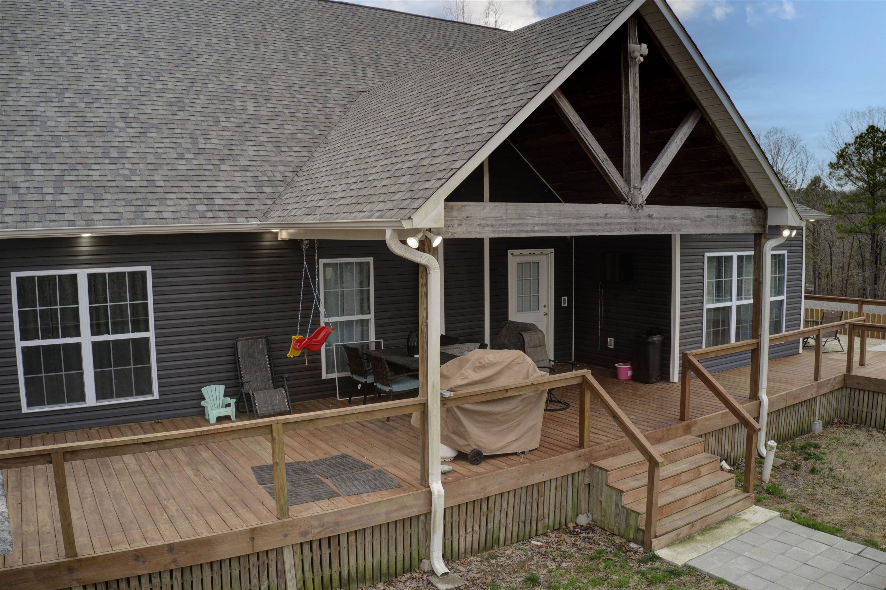 2976 Riverview Drive
