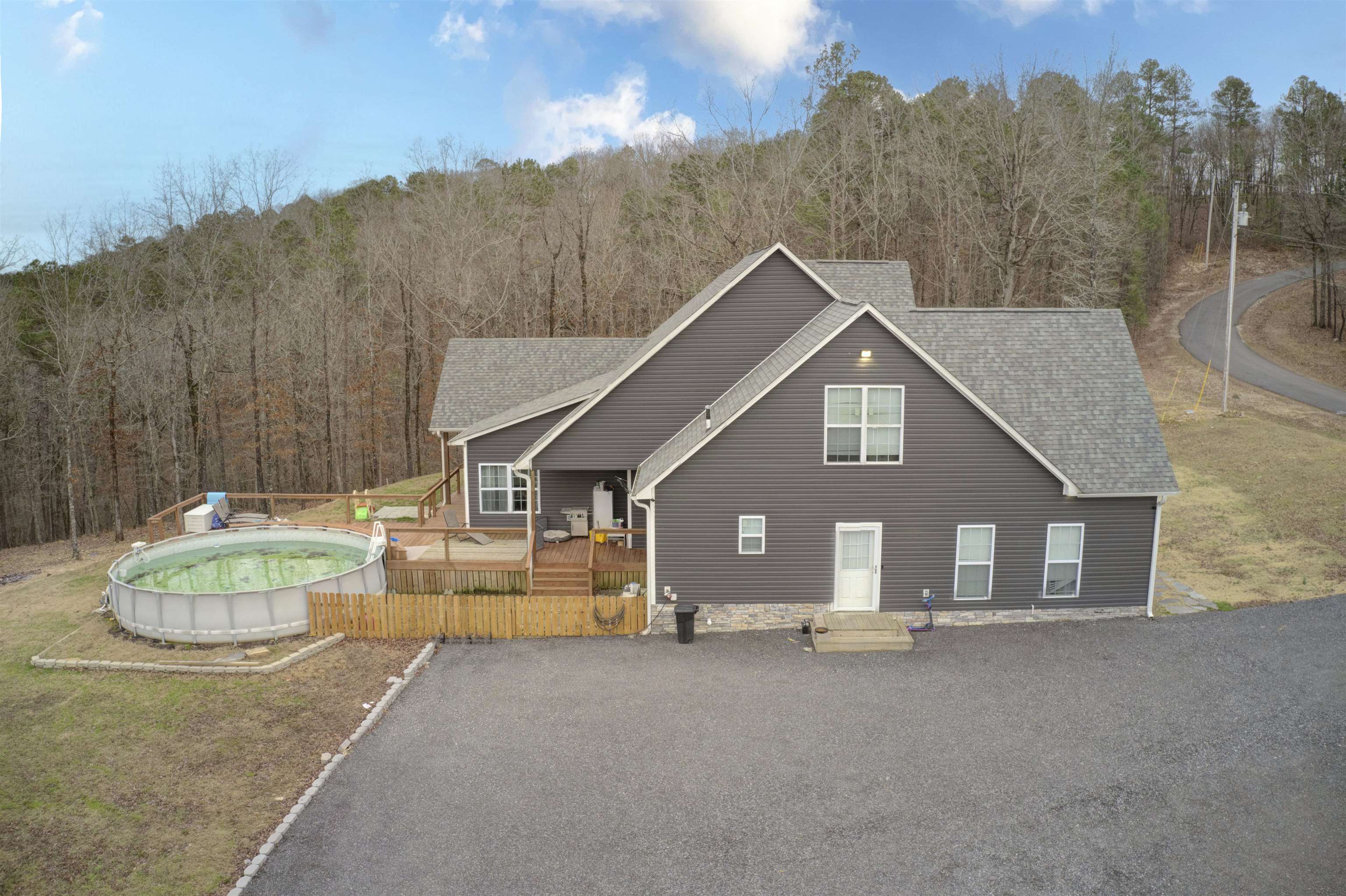 2976 Riverview Drive
