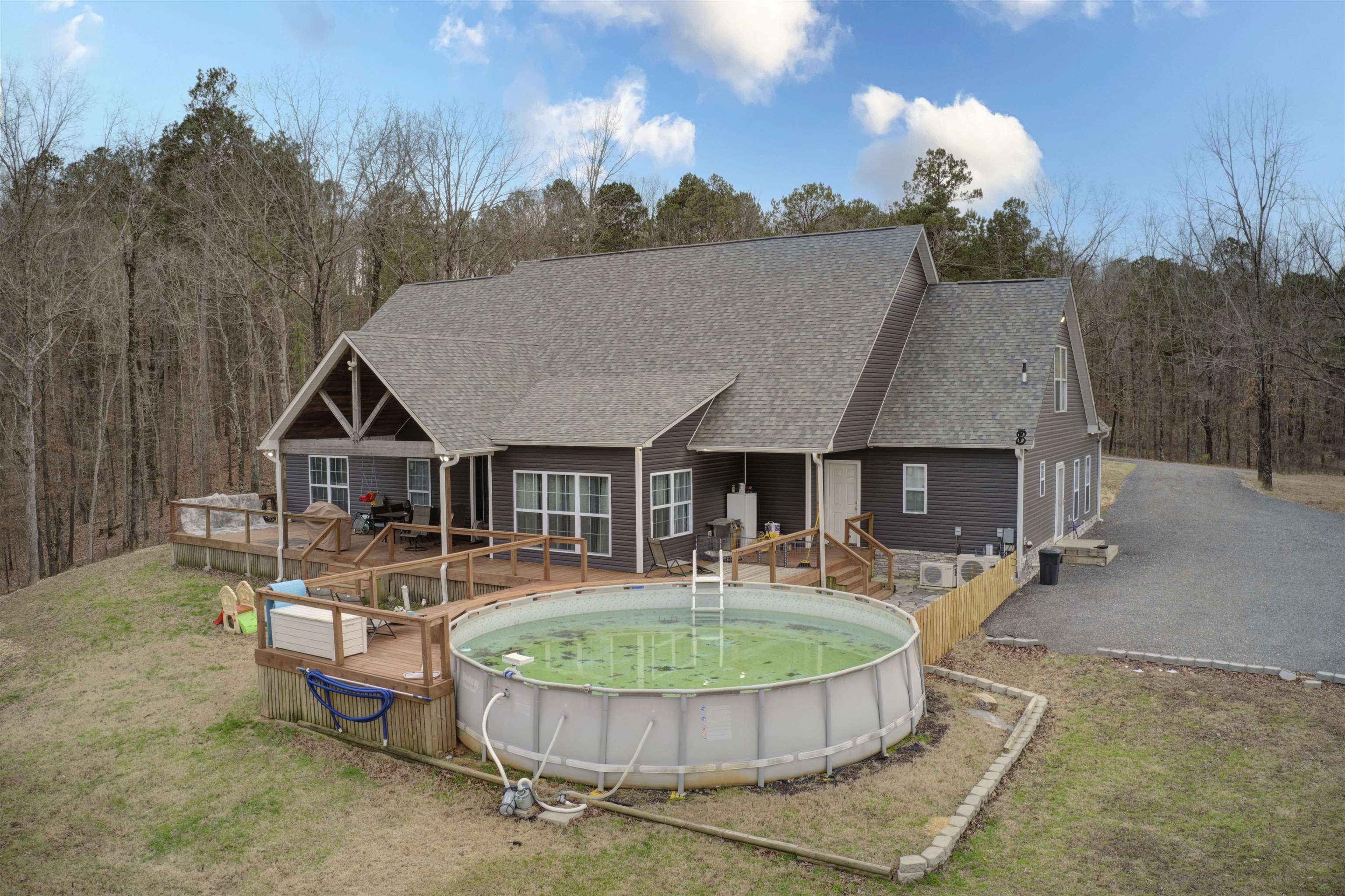 2976 Riverview Drive