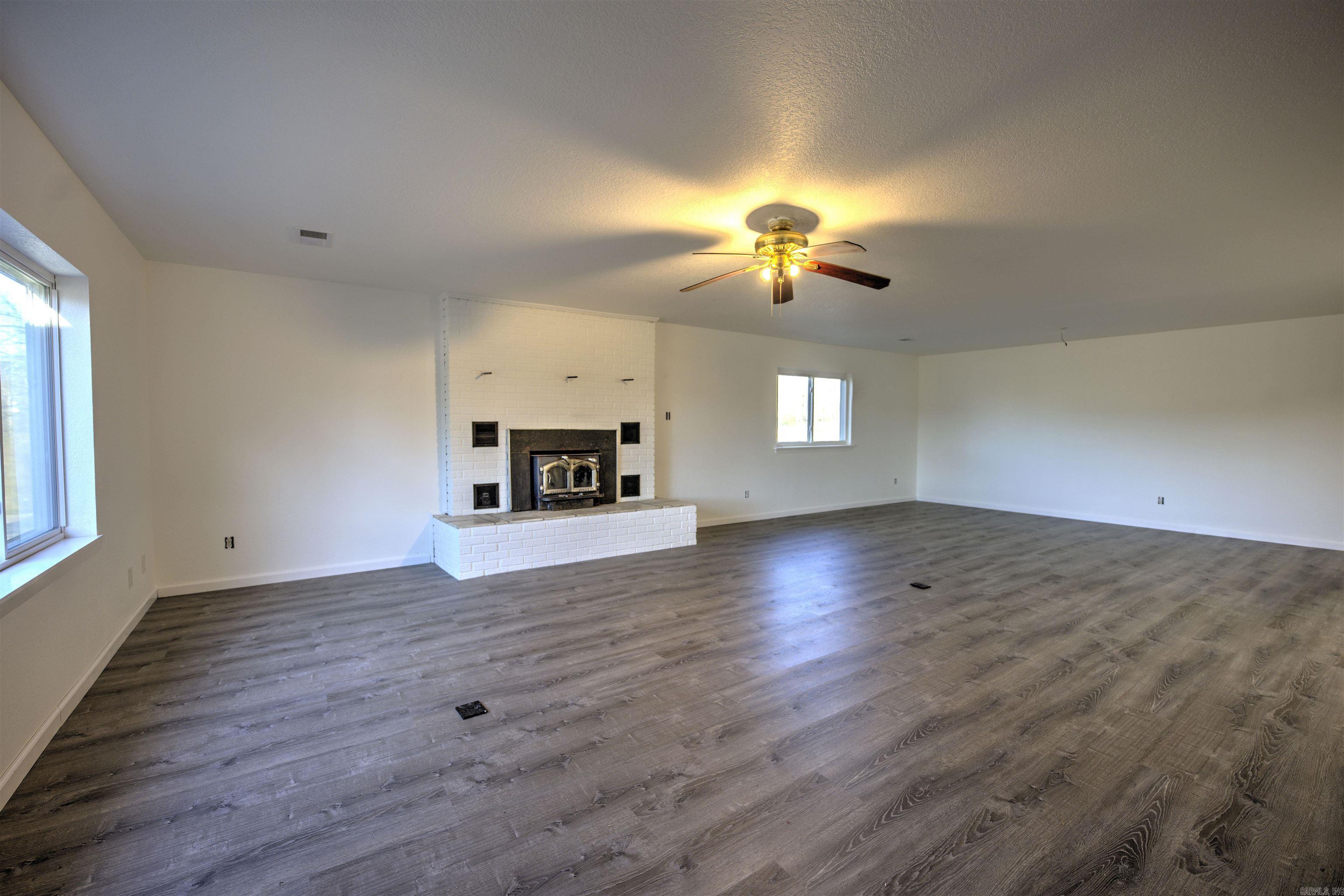 1633 Highway 128