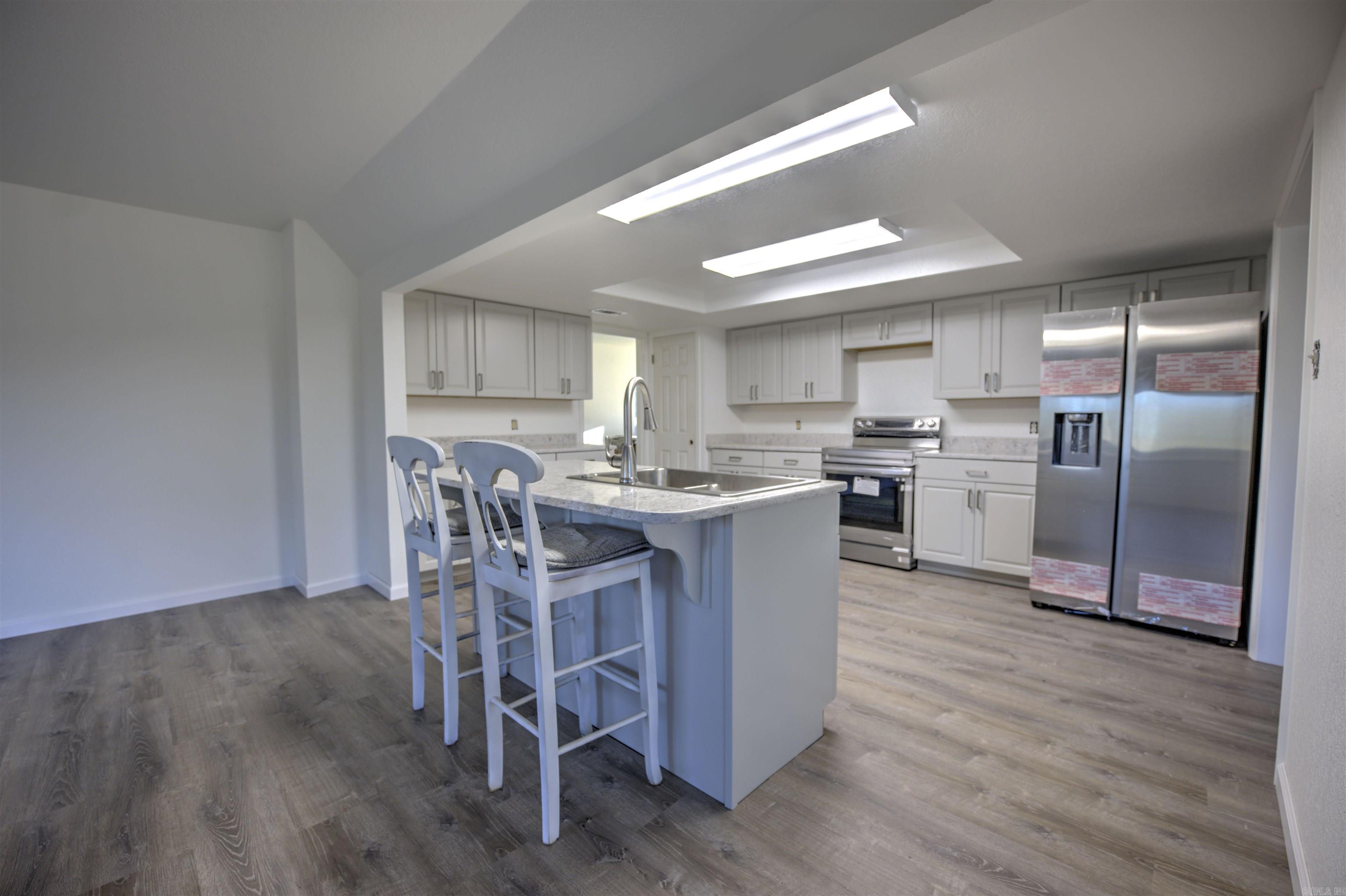 1633 Highway 128