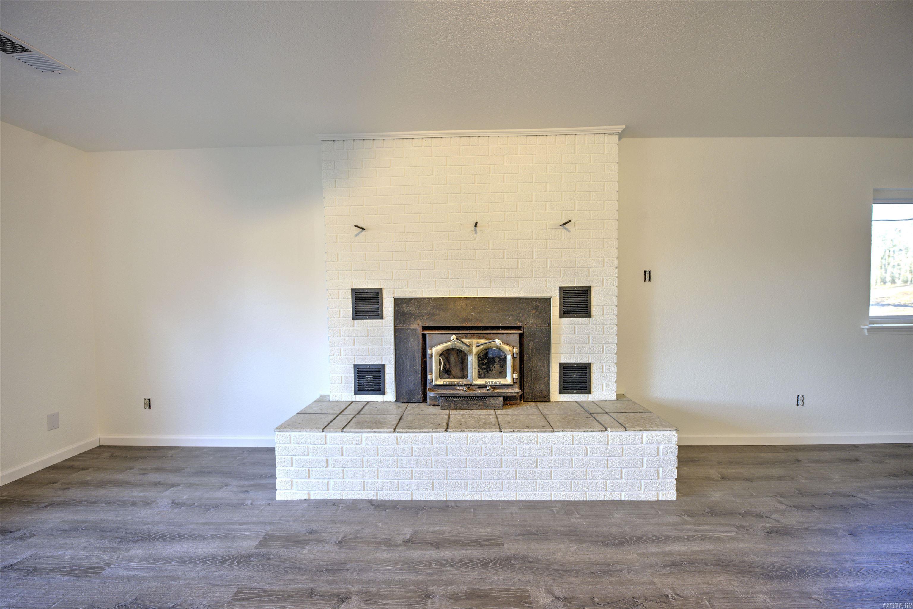 1633 Highway 128
