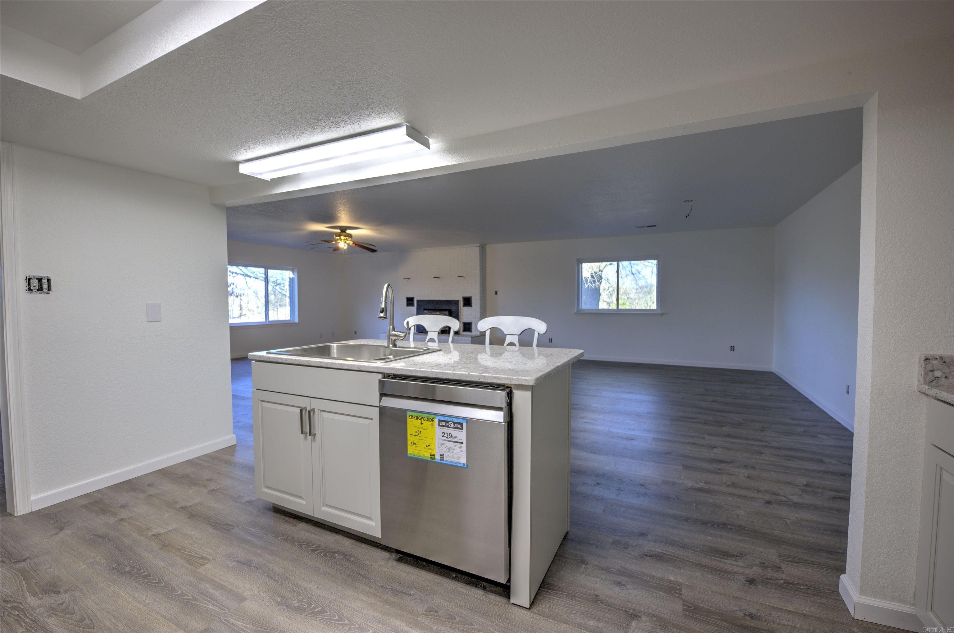 1633 Highway 128