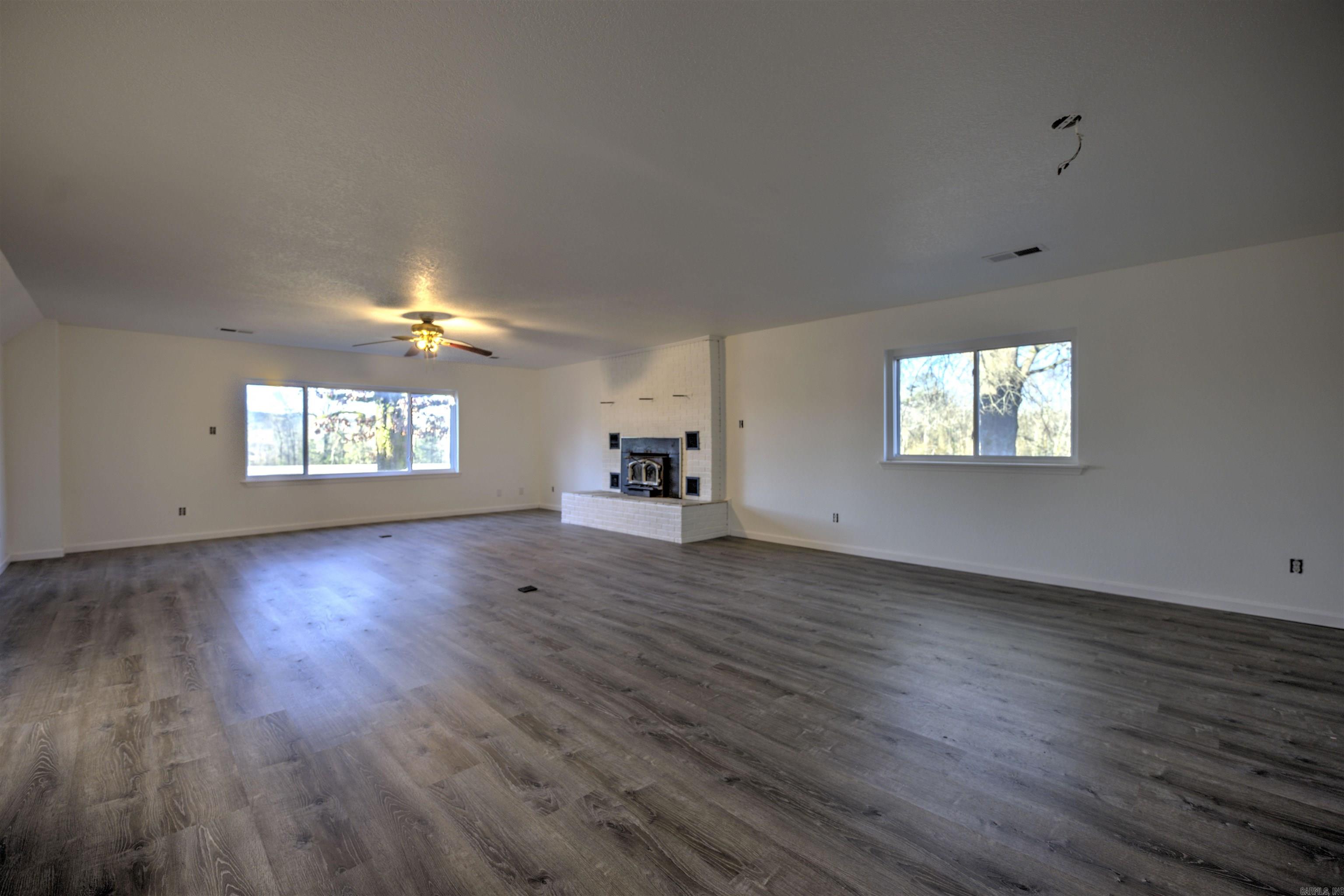 1633 Highway 128