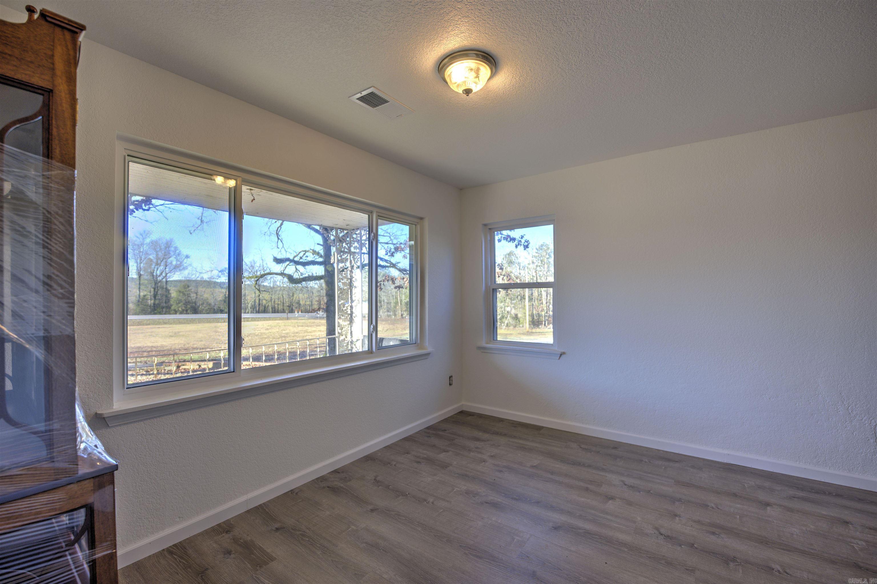 1633 Highway 128