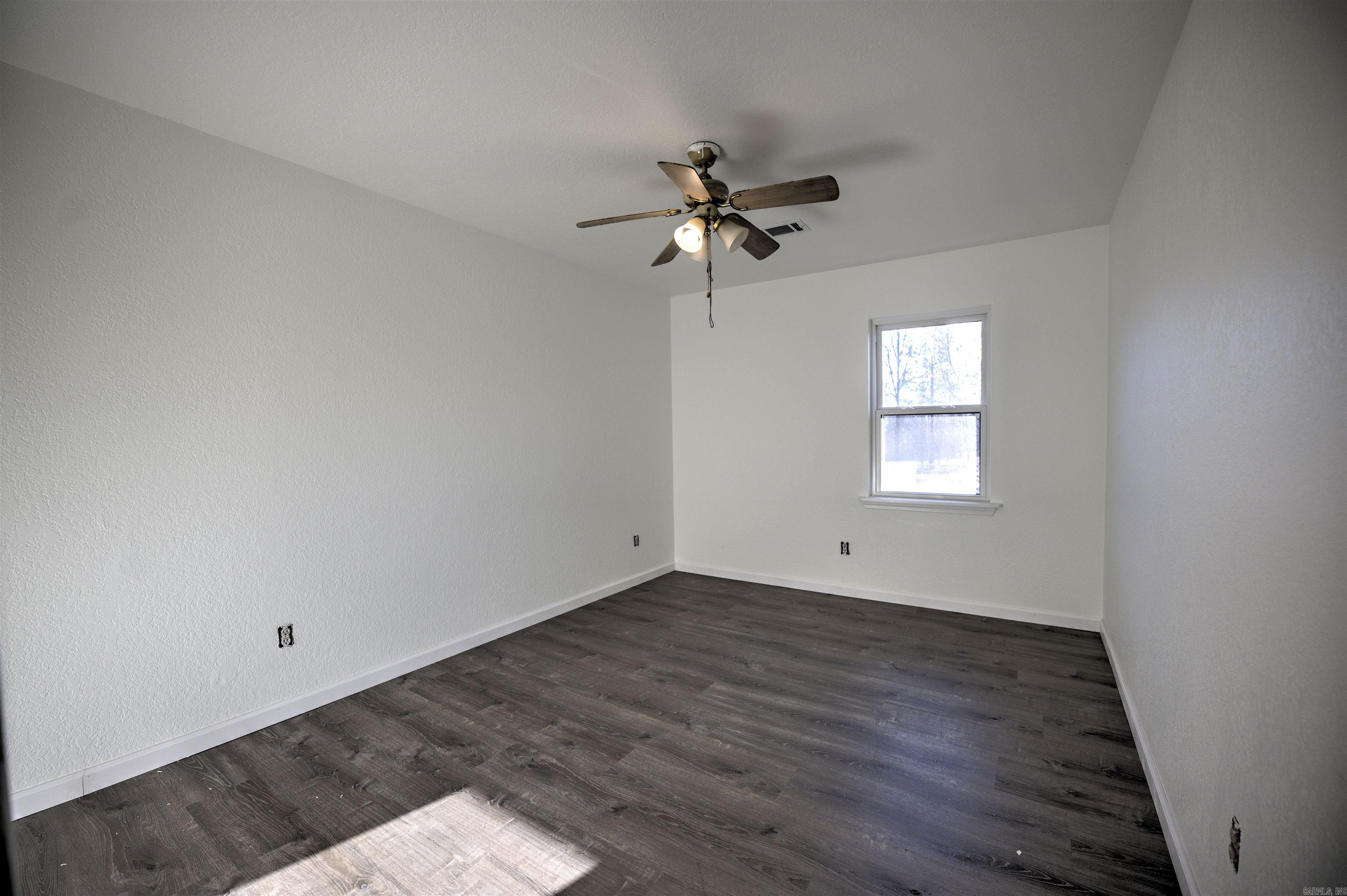 1633 Highway 128