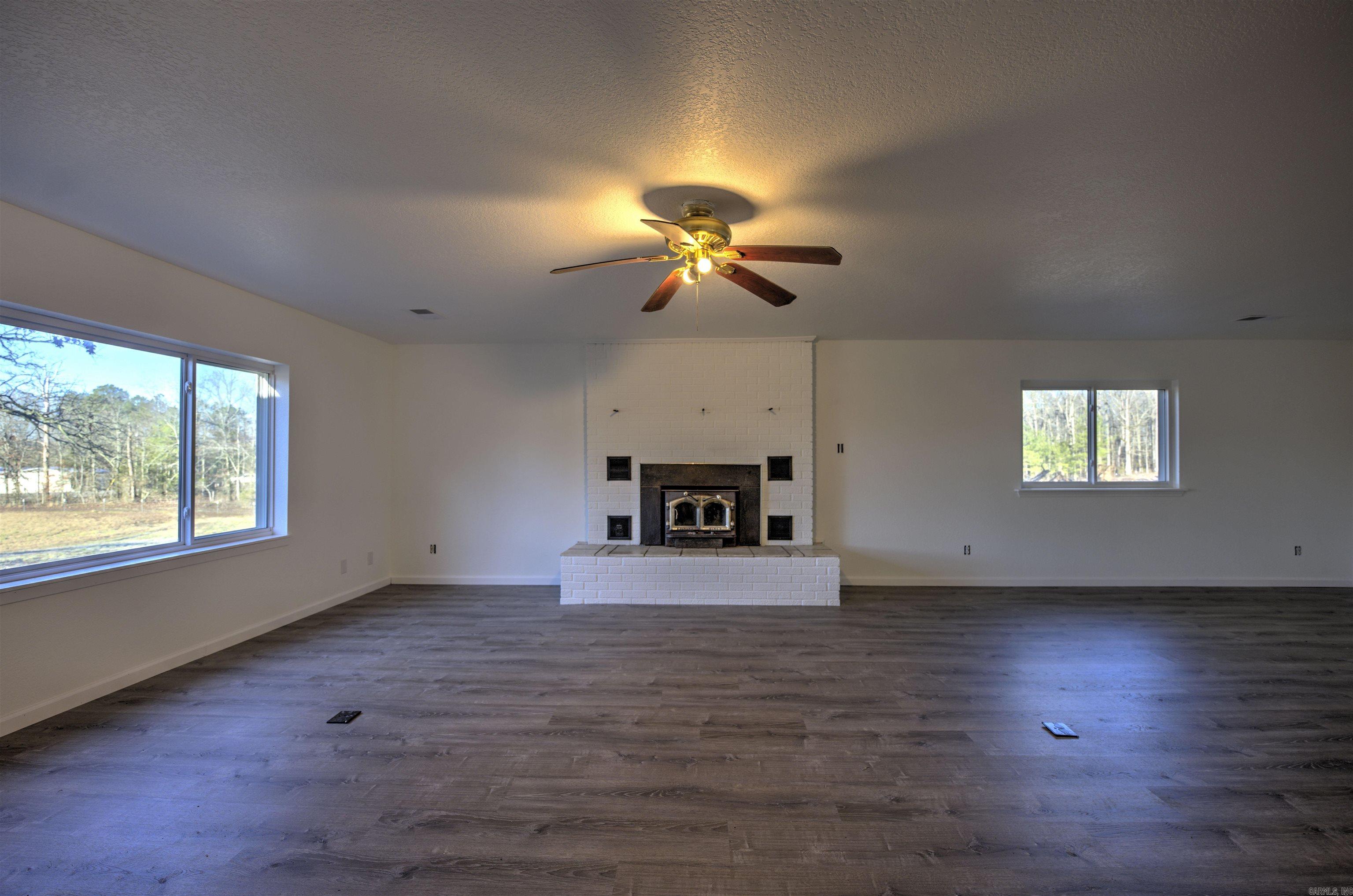 1633 Highway 128