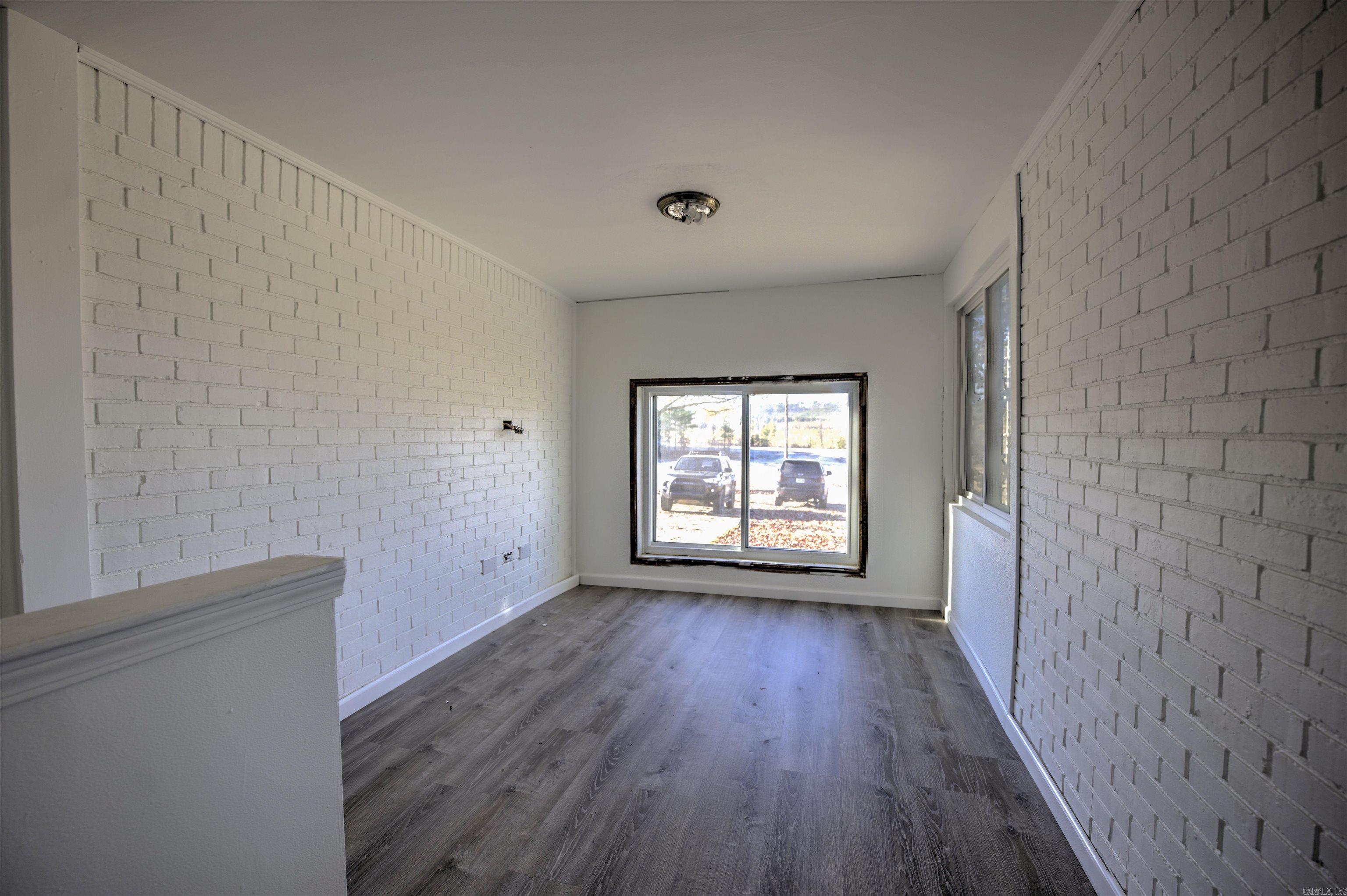 1633 Highway 128