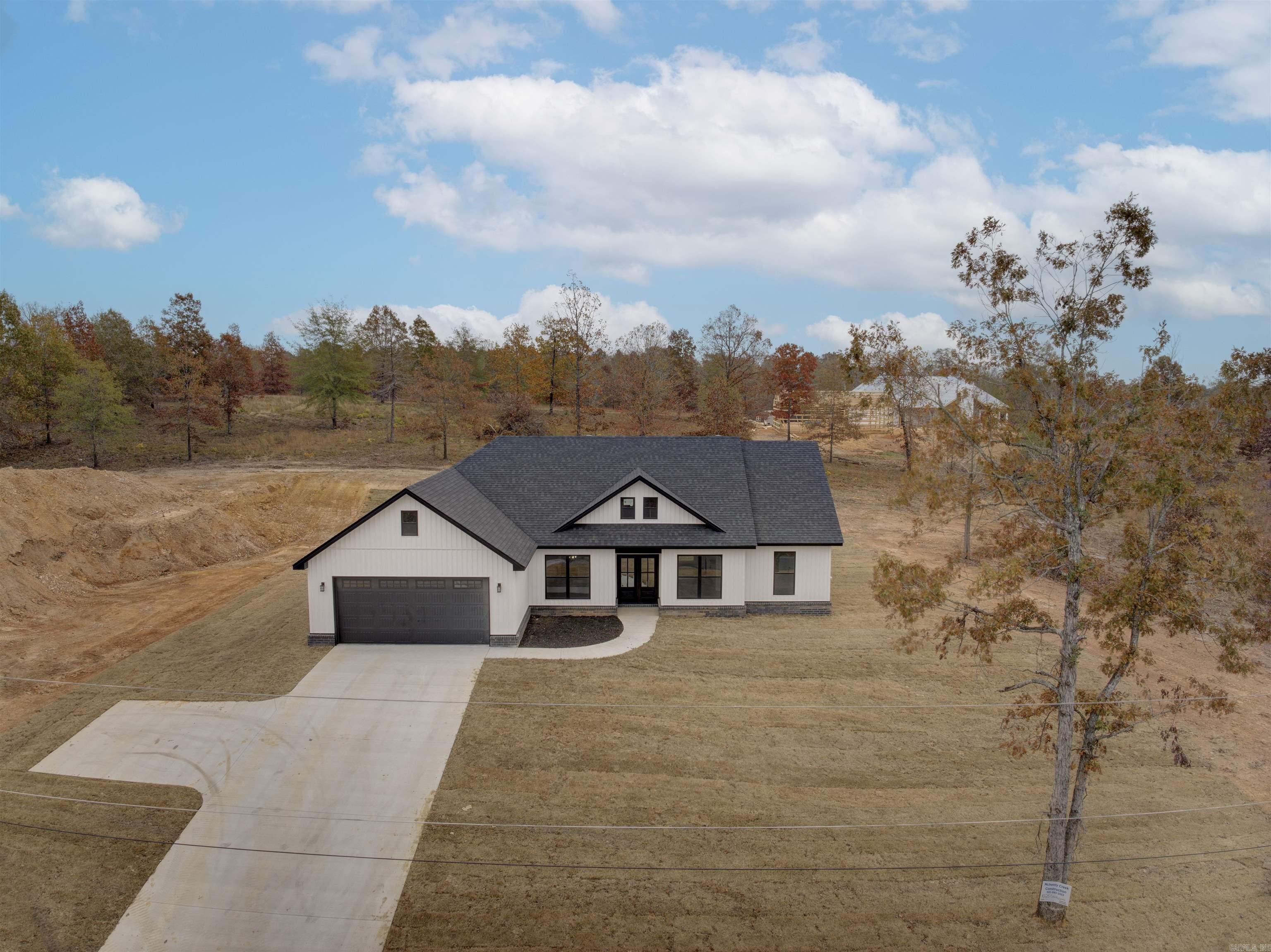 1025 Crrekwood Circle