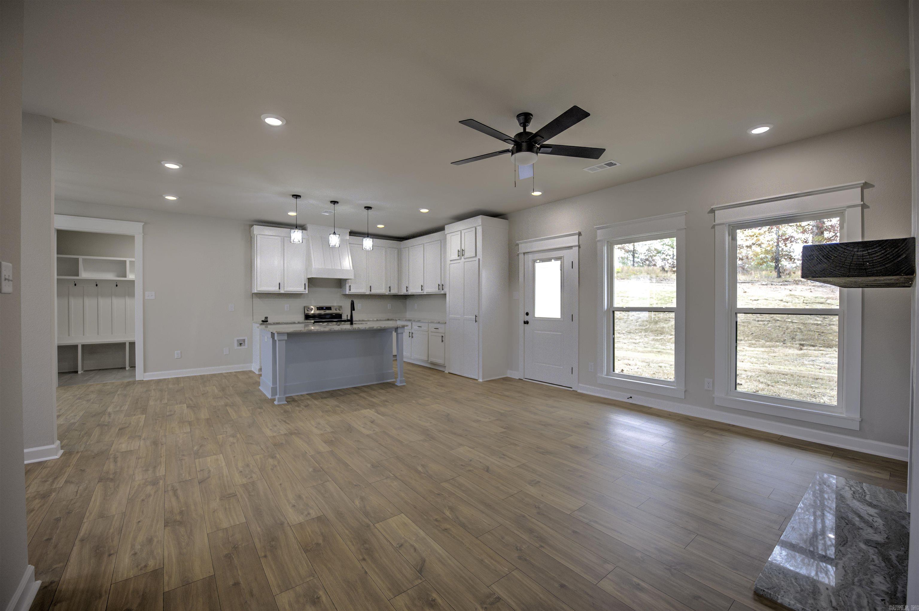 1025 Crrekwood Circle