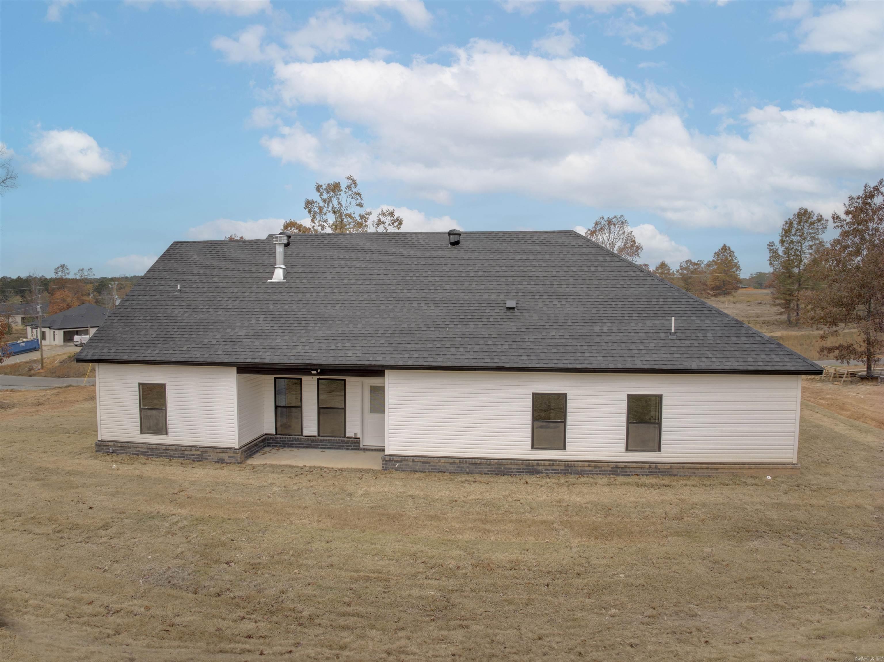 1025 Crrekwood Circle