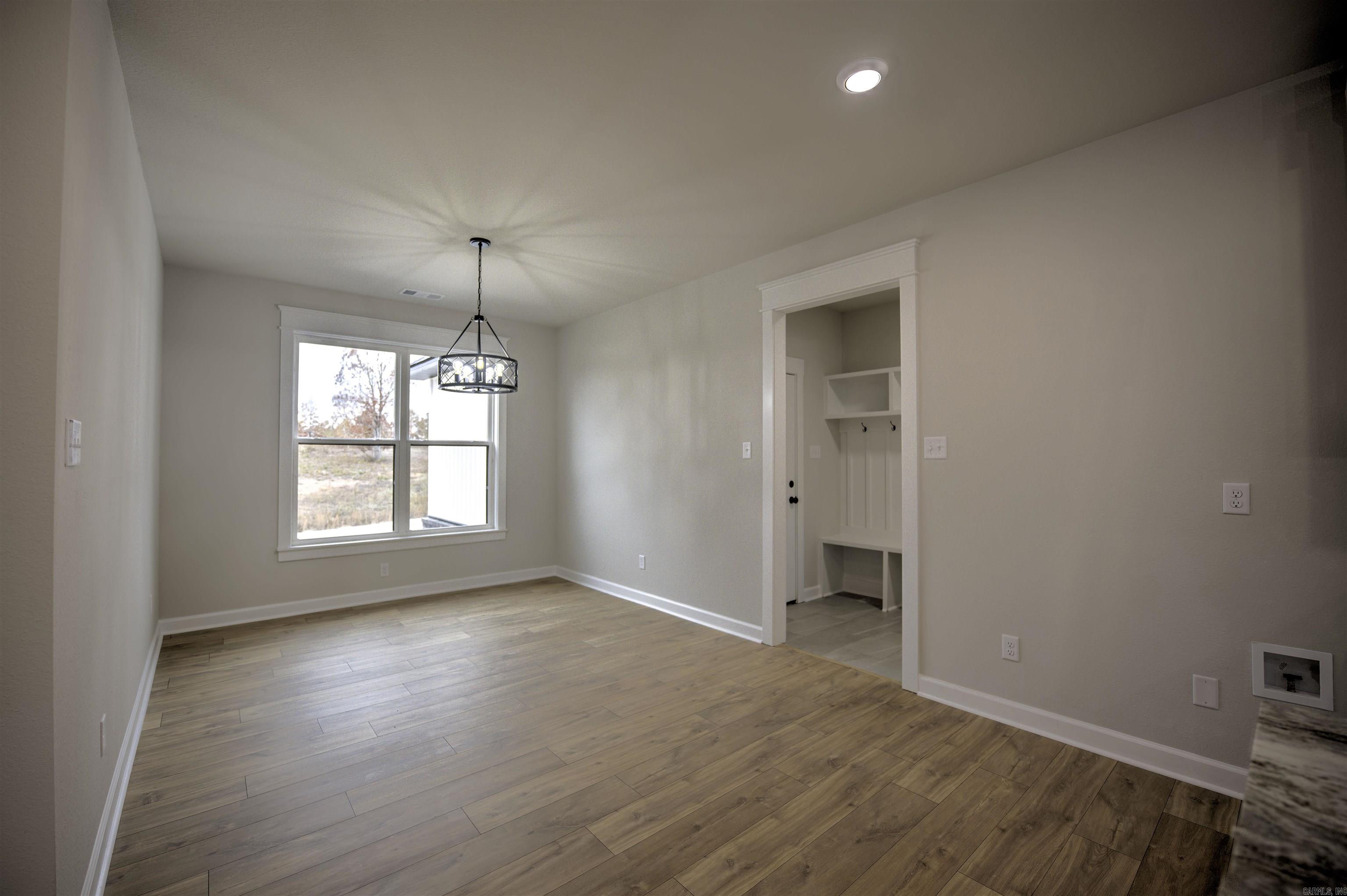 1025 Crrekwood Circle