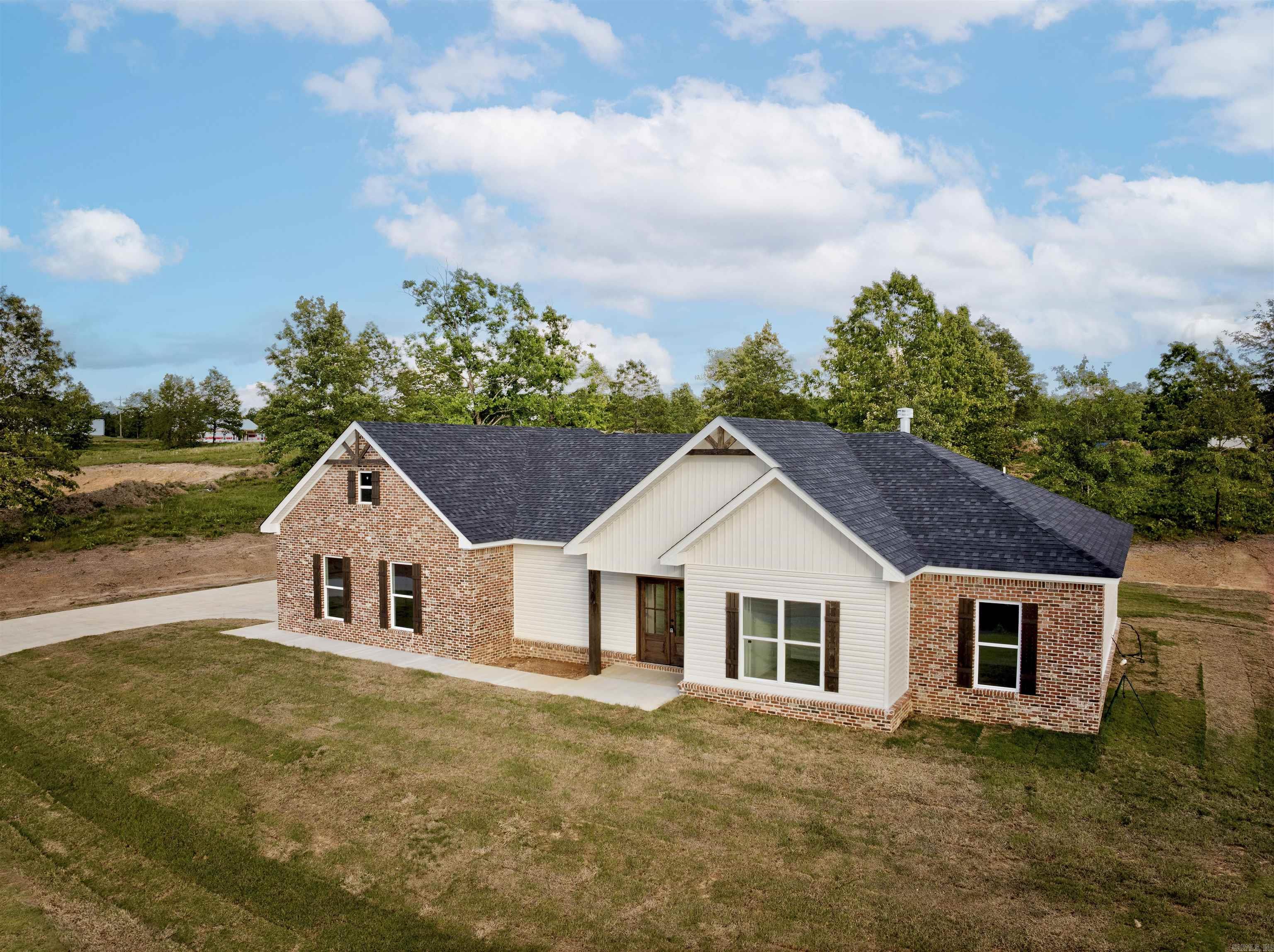 1017 Creekwood Circle