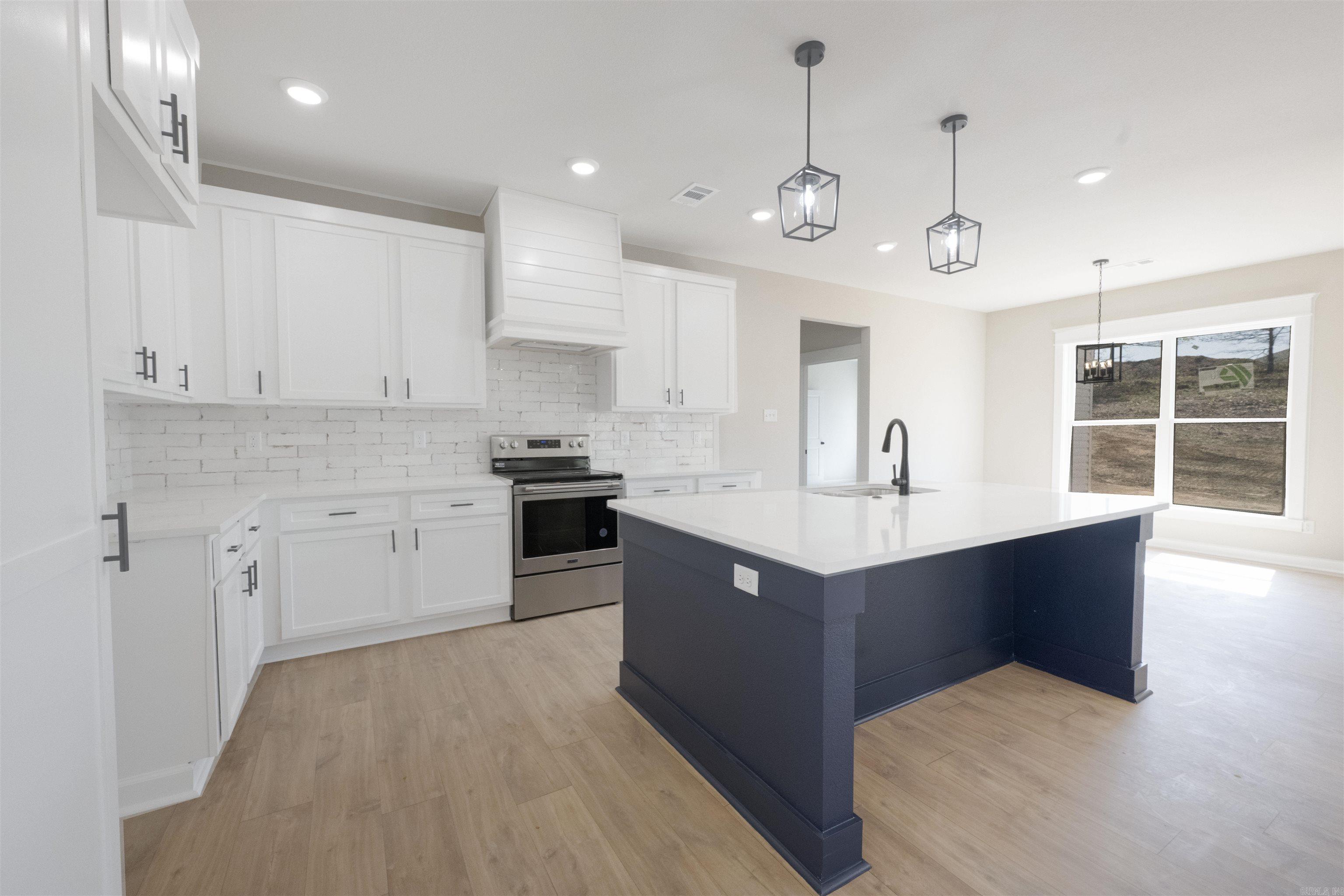 1017 Creekwood Circle