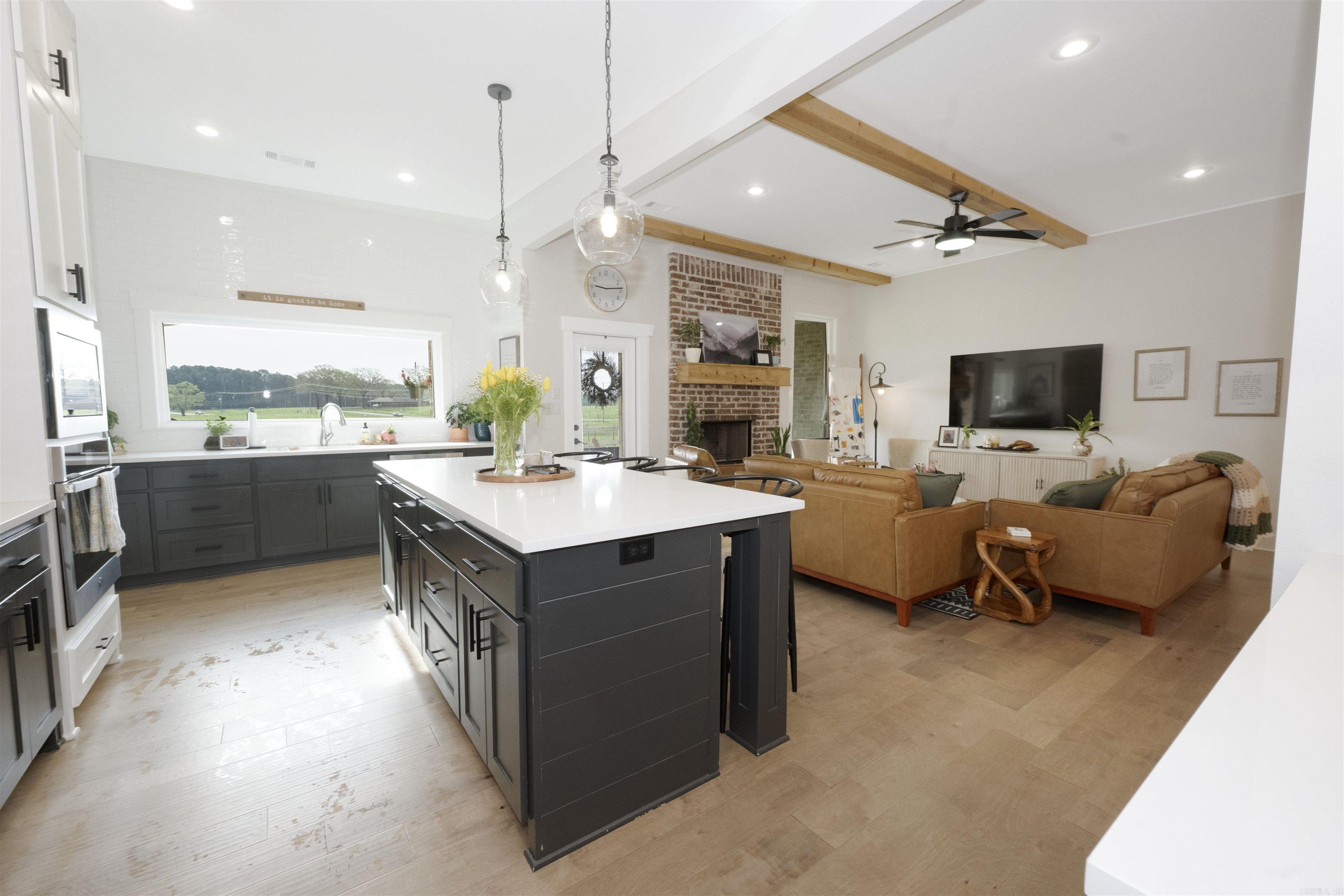6018 Coral Ridge
