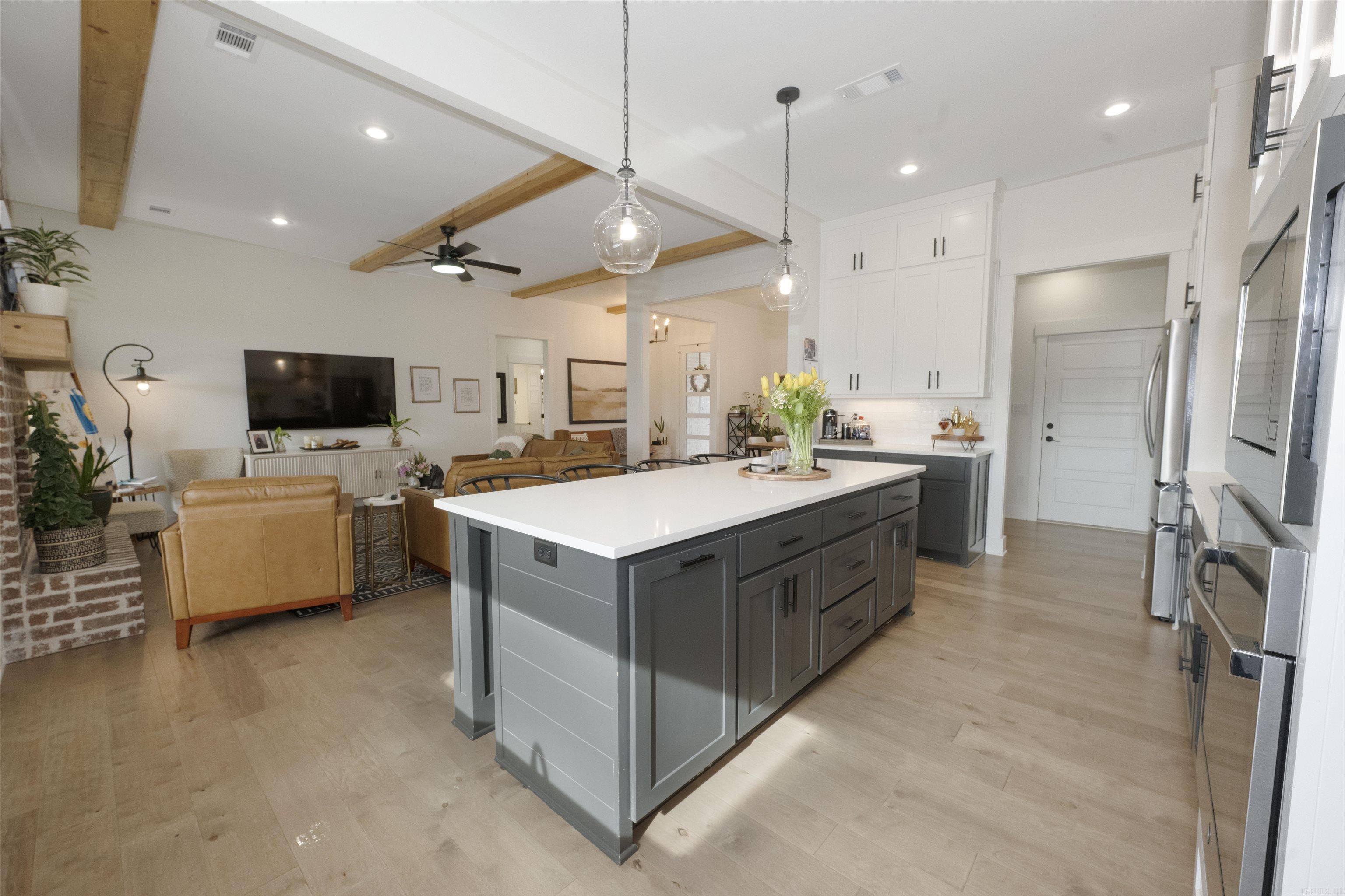 6018 Coral Ridge