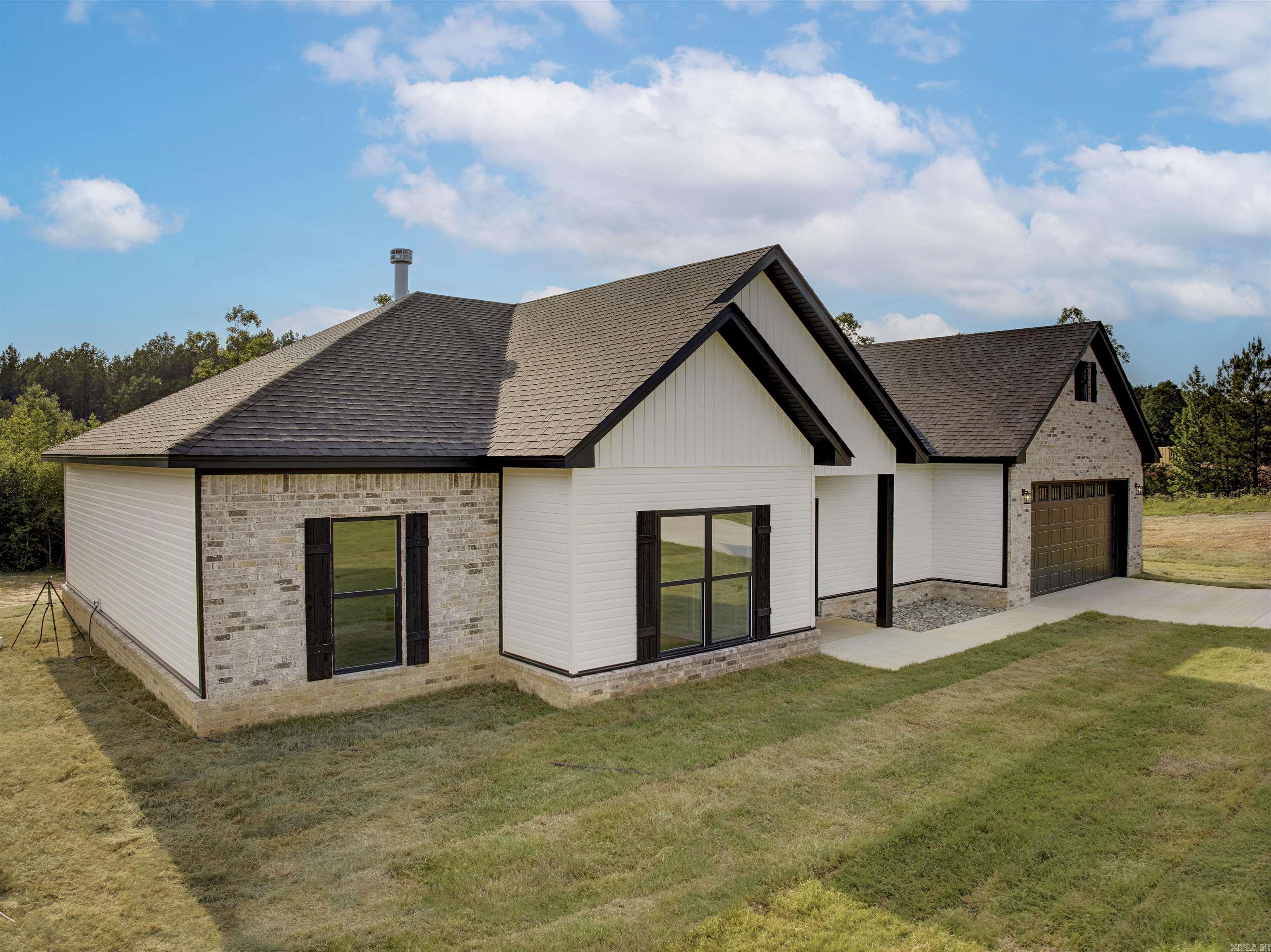 1068 Creekwood Circle