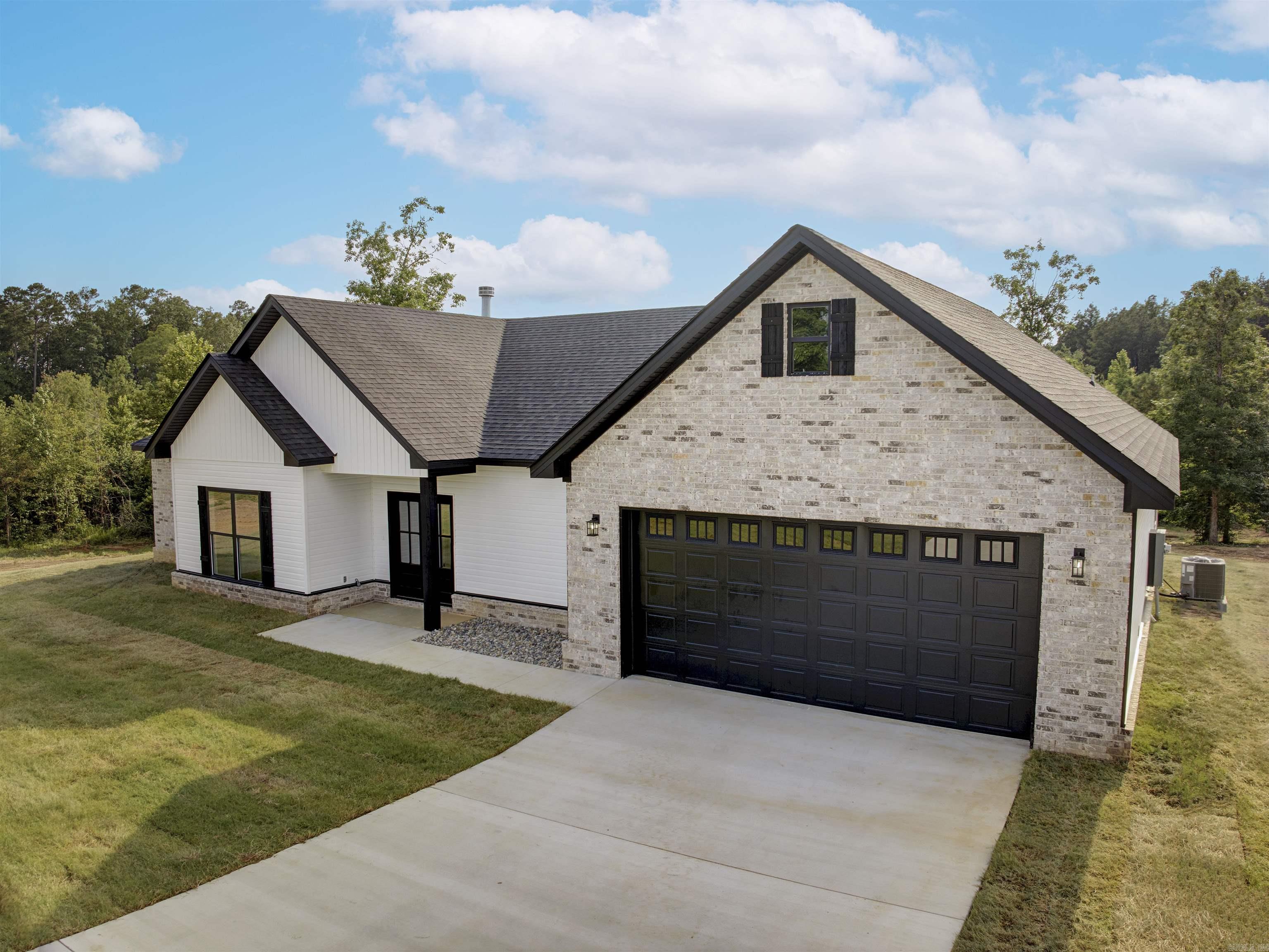 1068 Creekwood Circle