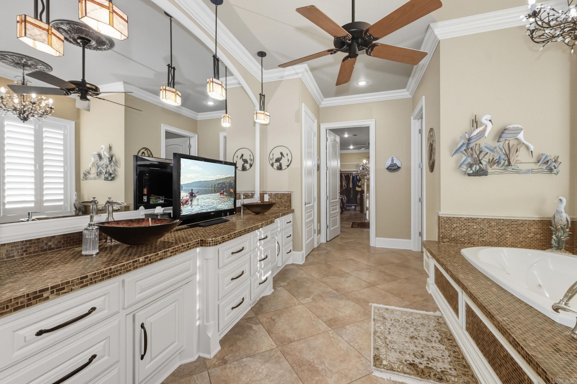 243 Wilson Point