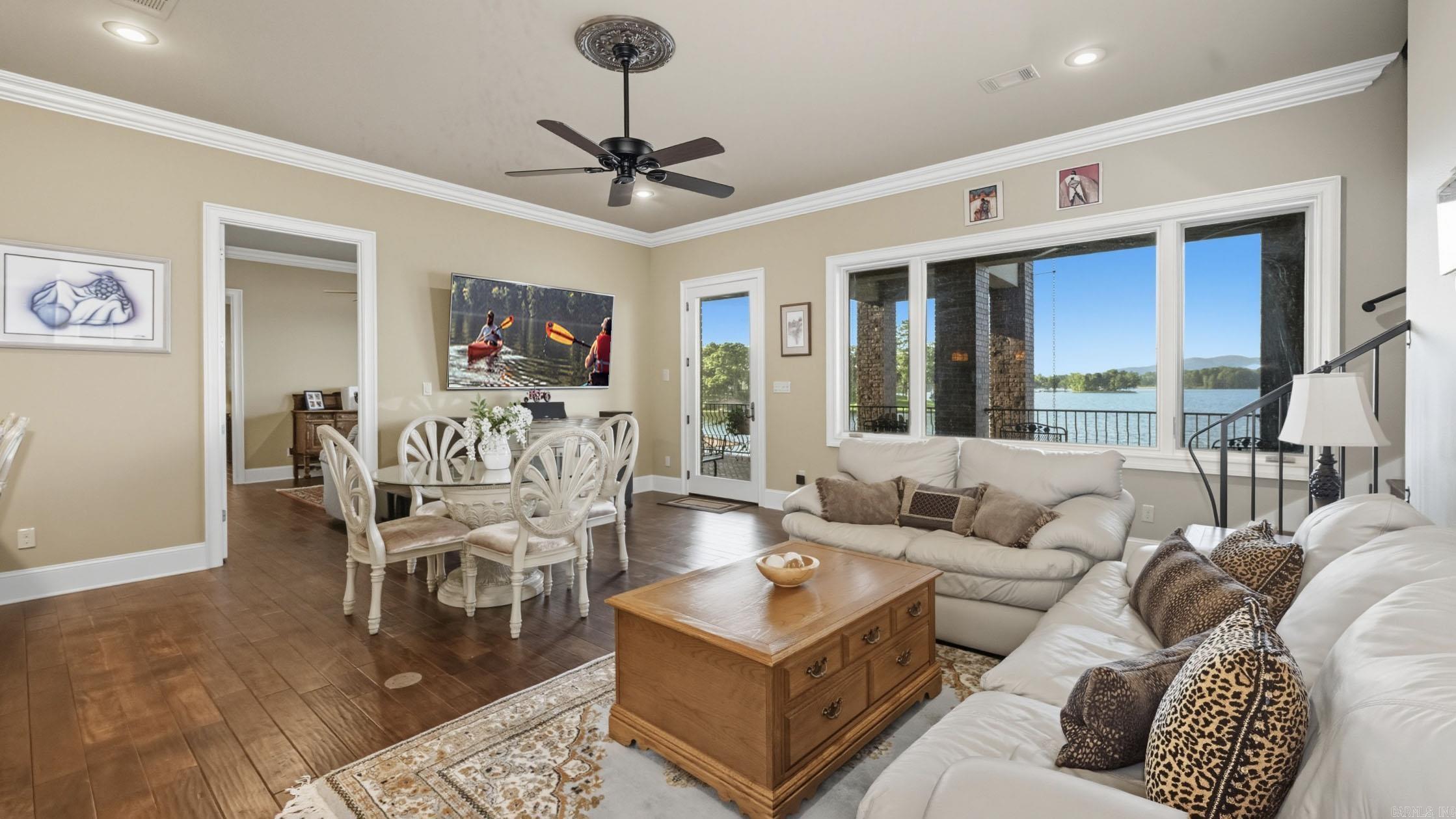 243 Wilson Point