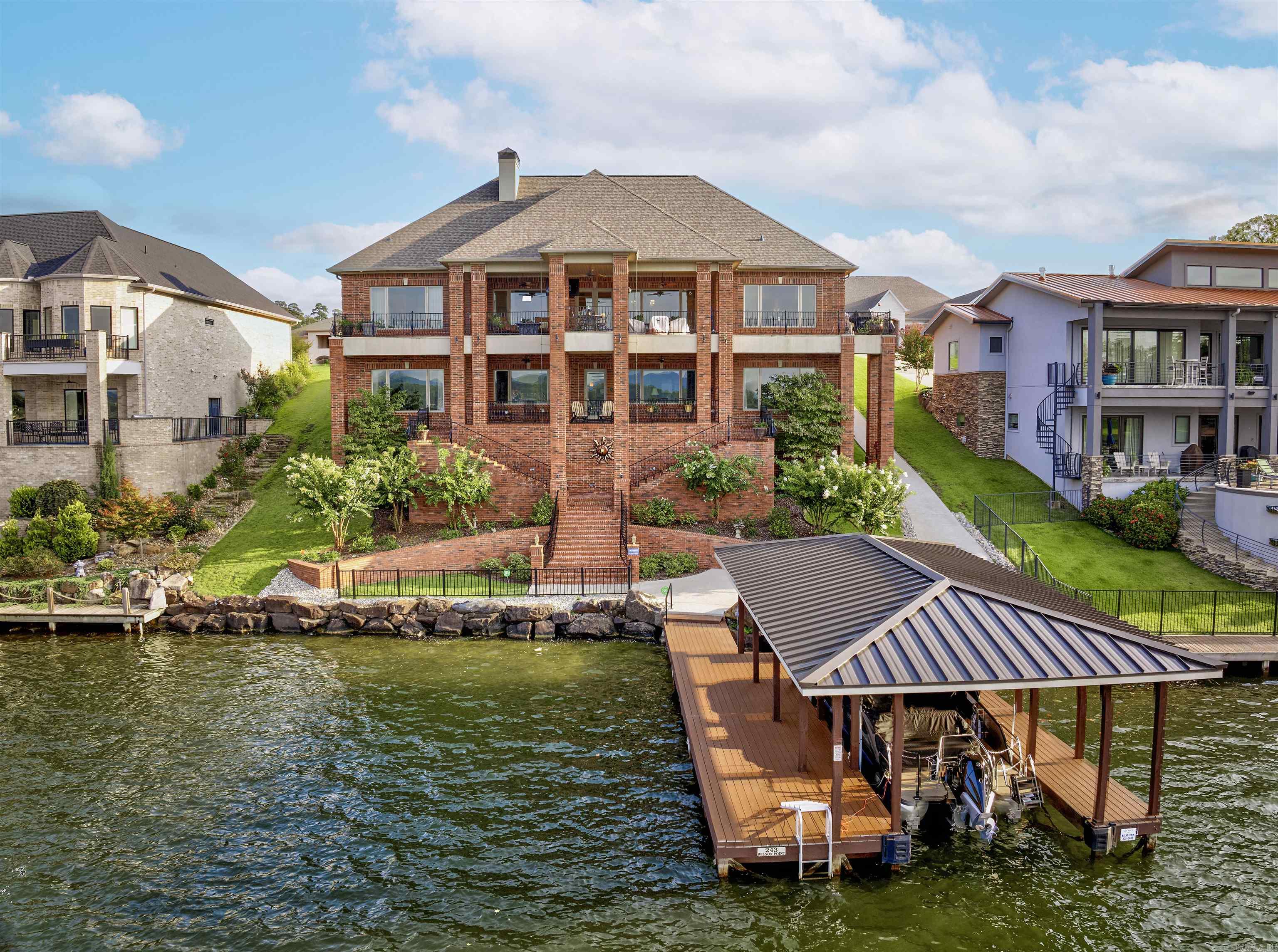 243 Wilson Point