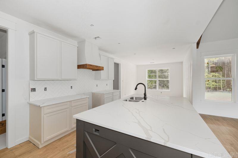 1060 Creekwood Circle