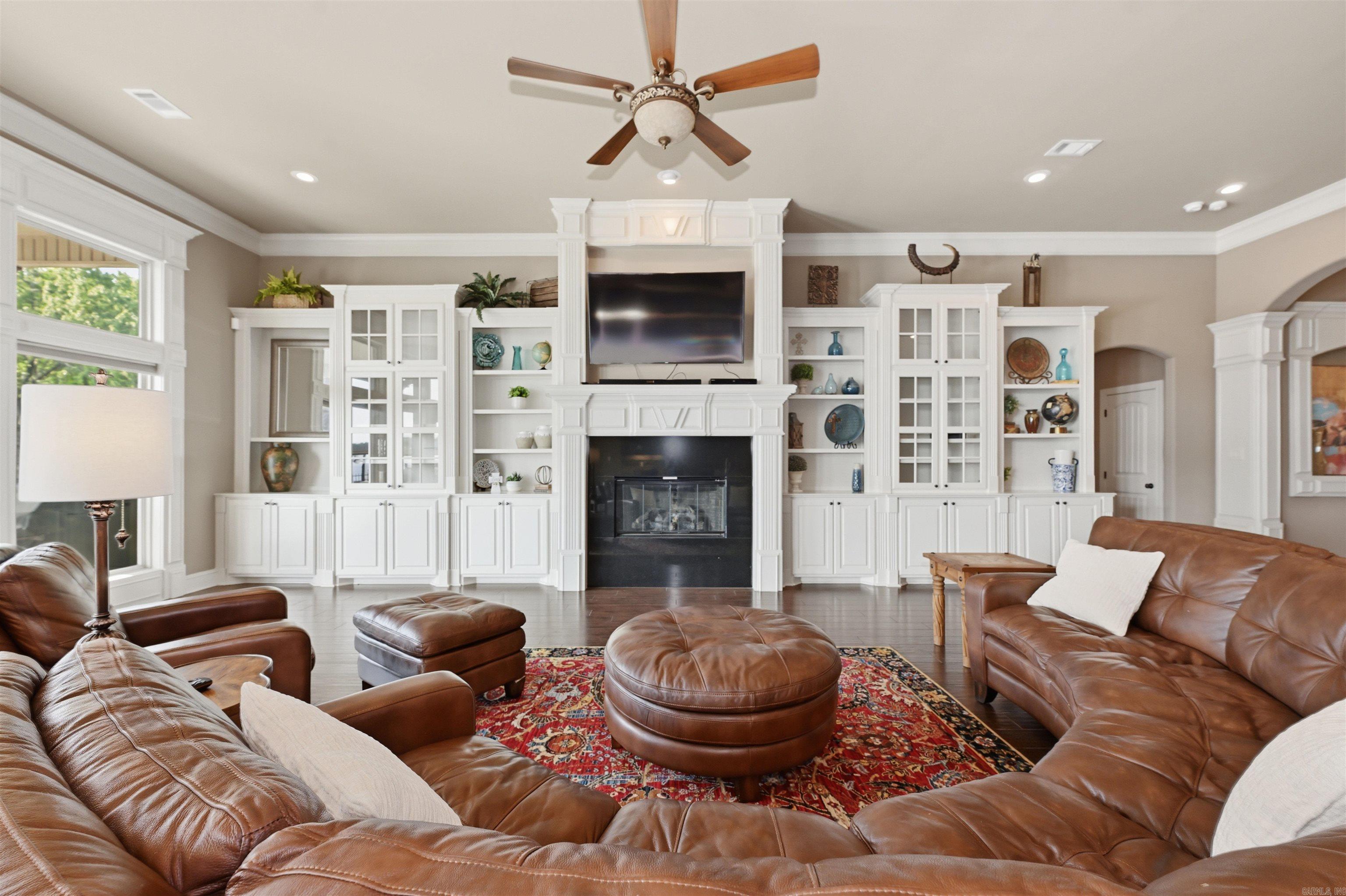 352 Housley Point