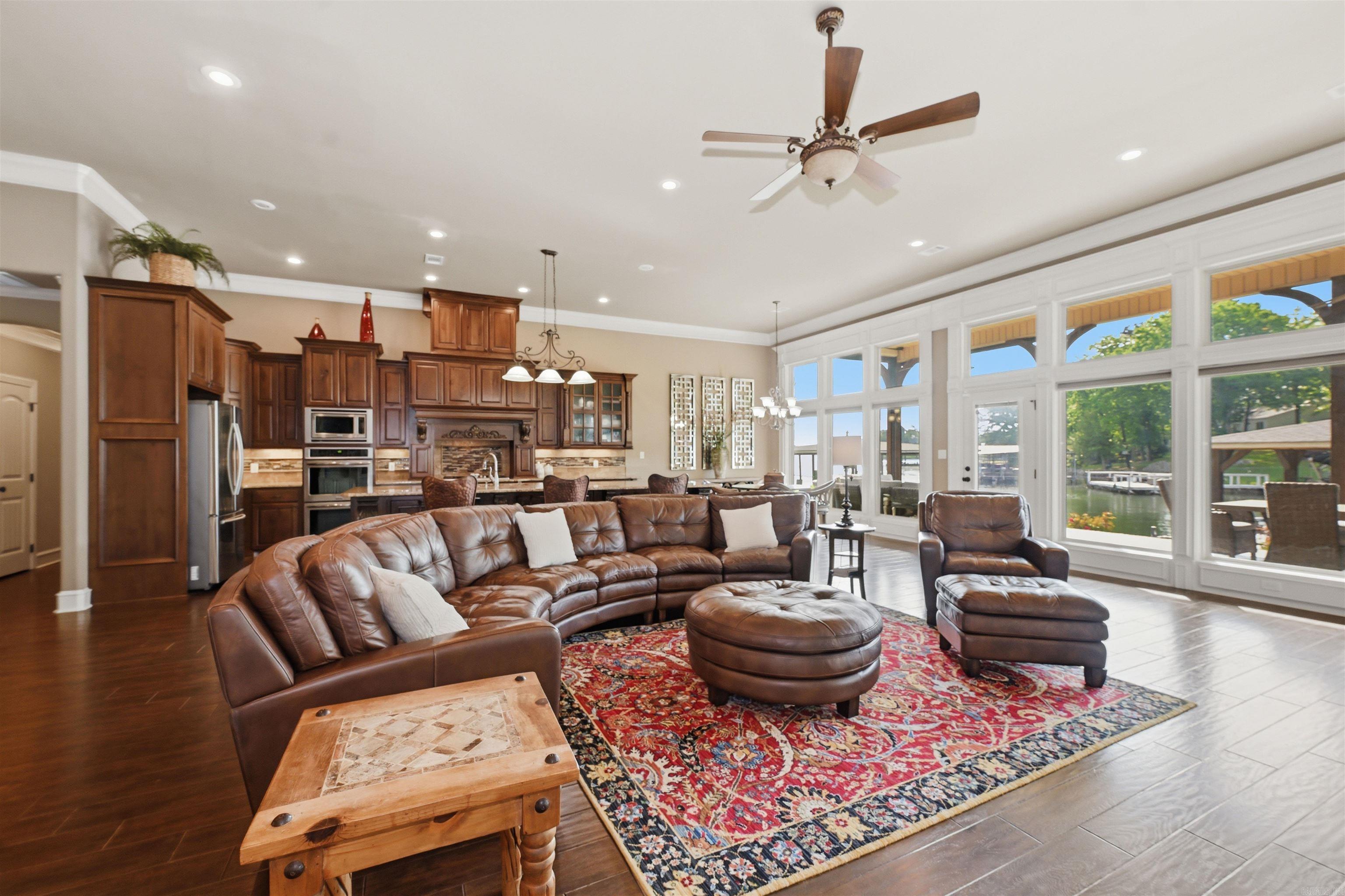 352 Housley Point