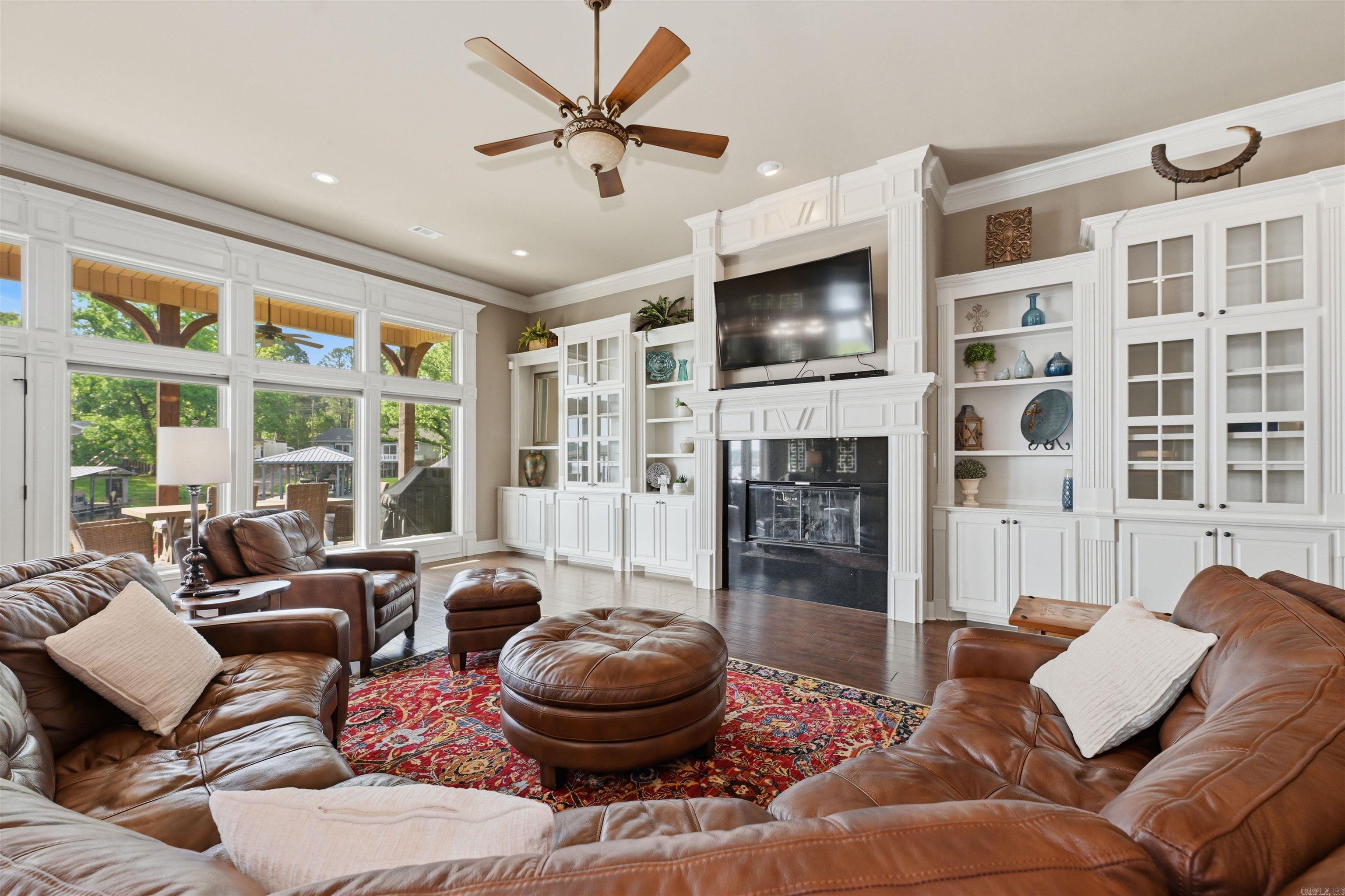 352 Housley Point