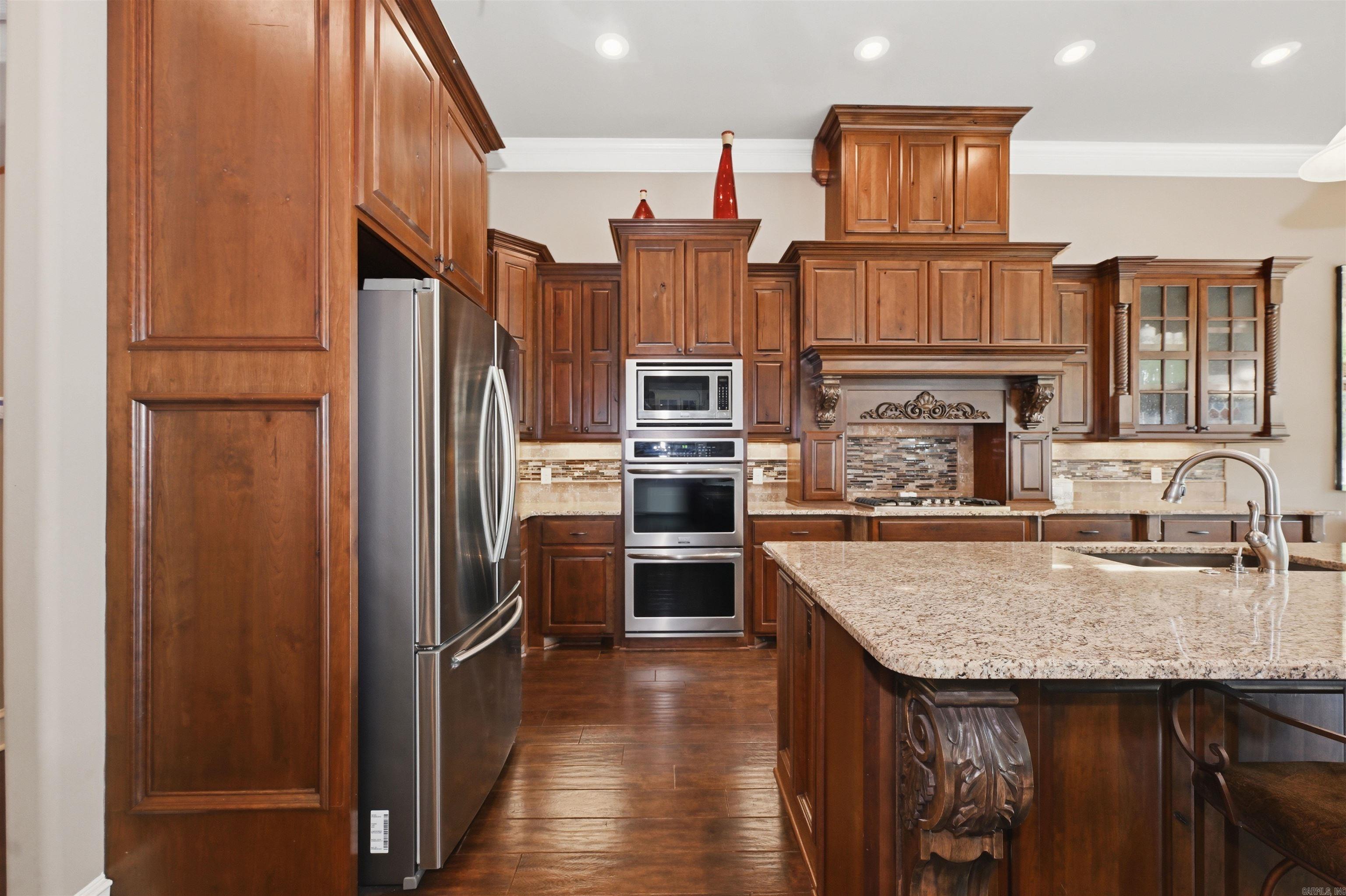 352 Housley Point