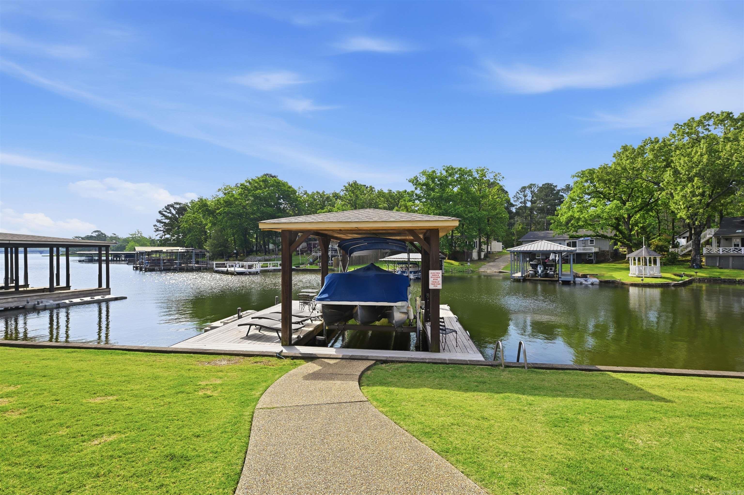 352 Housley Point