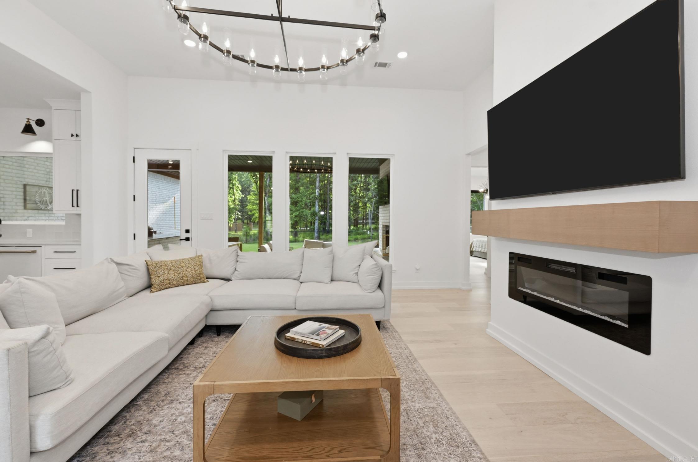 2001 SUNSTONE Drive